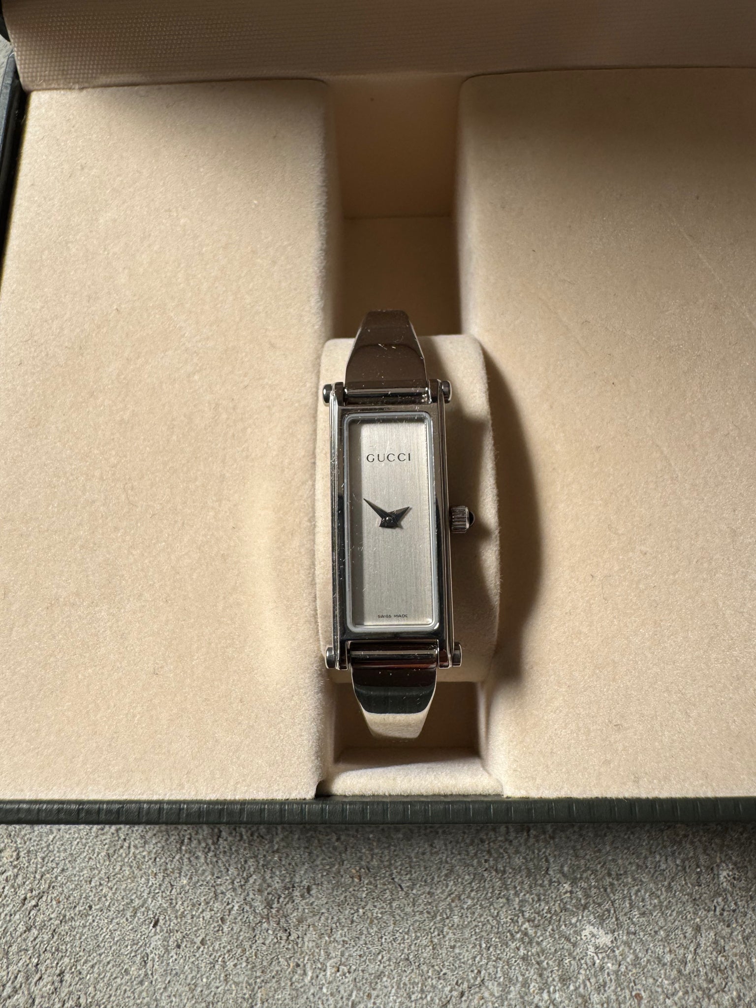 Gucci 1500L Quartz White Dial Watch