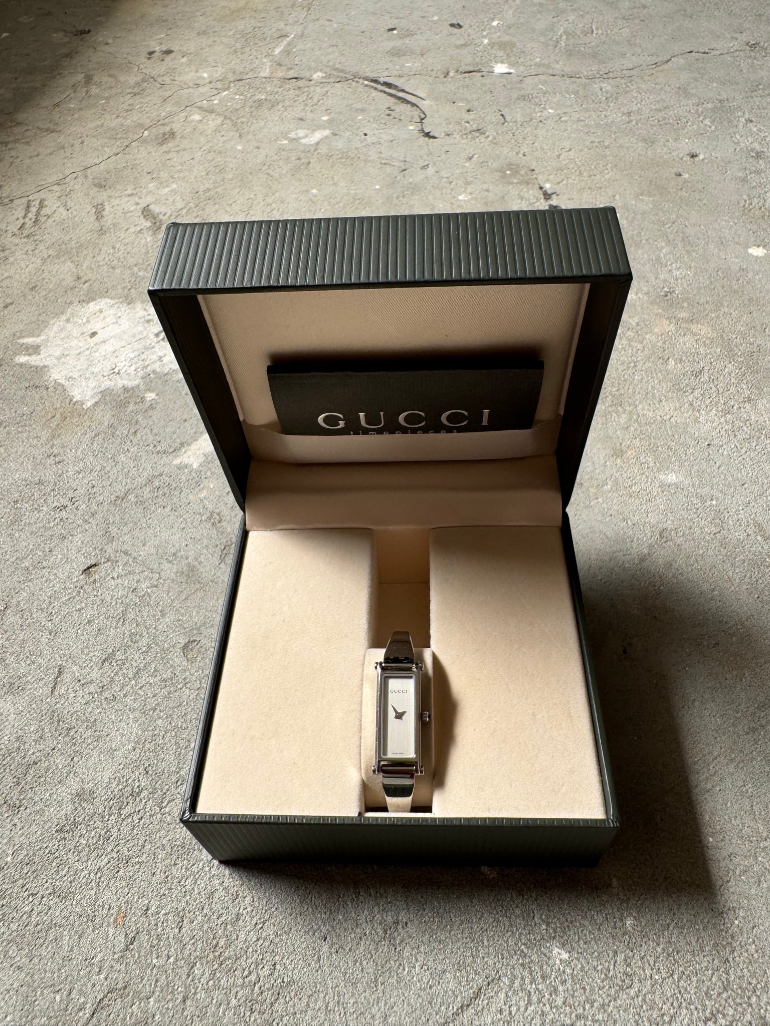 Gucci 1500L Quartz White Dial Watch