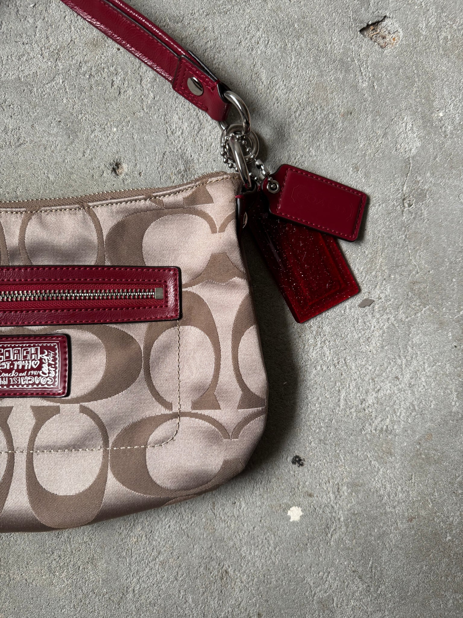 Coach Signature Heart Shoulder Bag Beige/Red