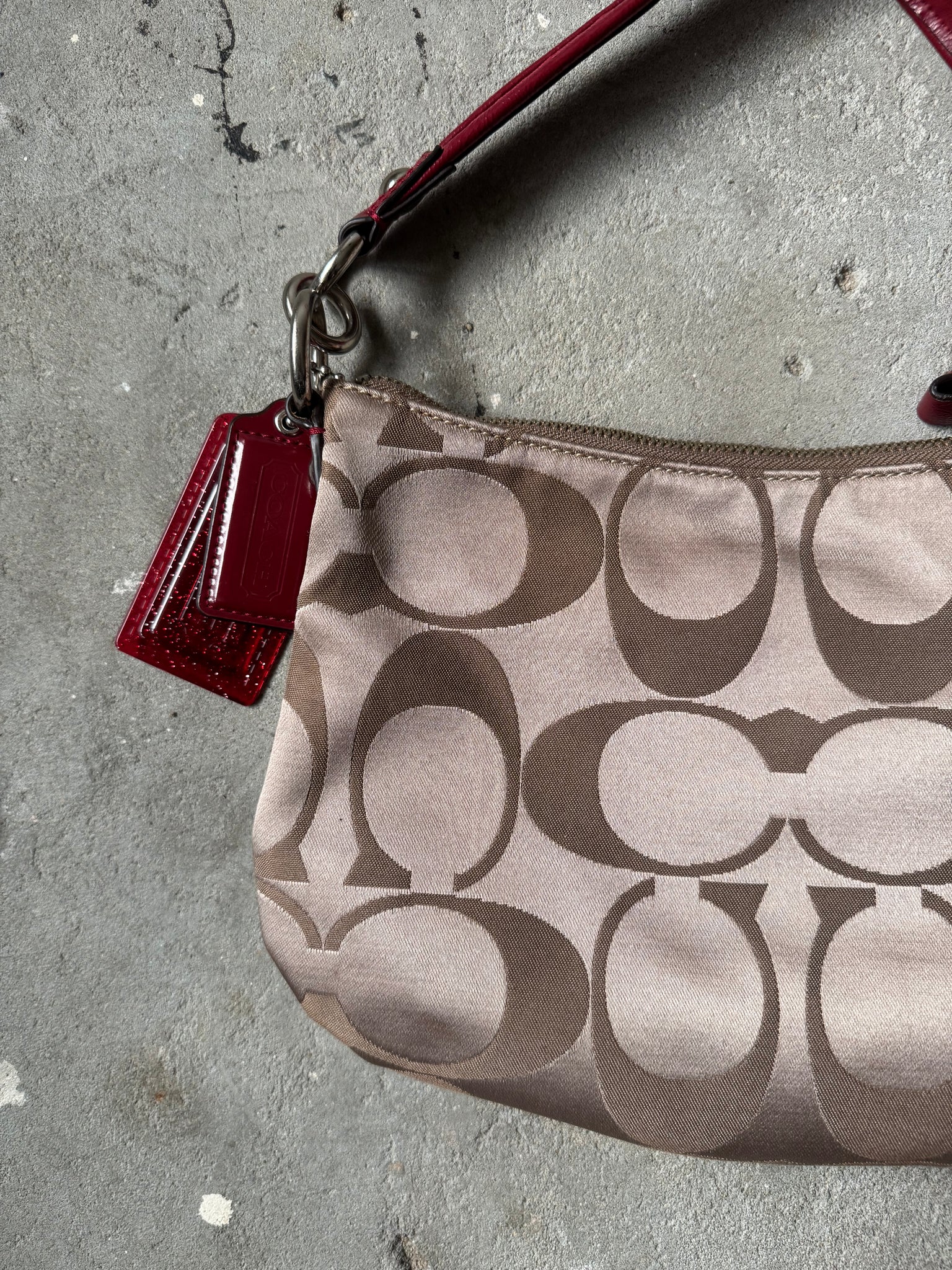 Coach Signature Heart Shoulder Bag Beige/Red
