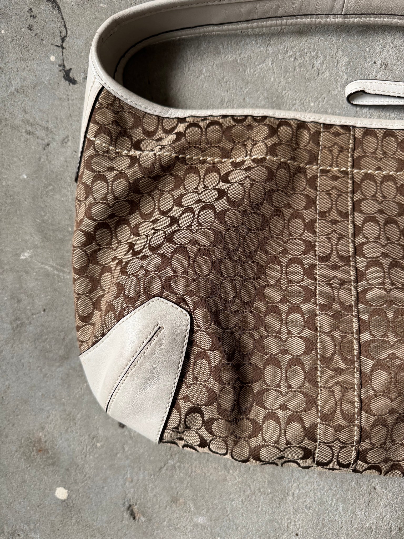 Coach Signature Ergo Shoulder Bag Beige/White