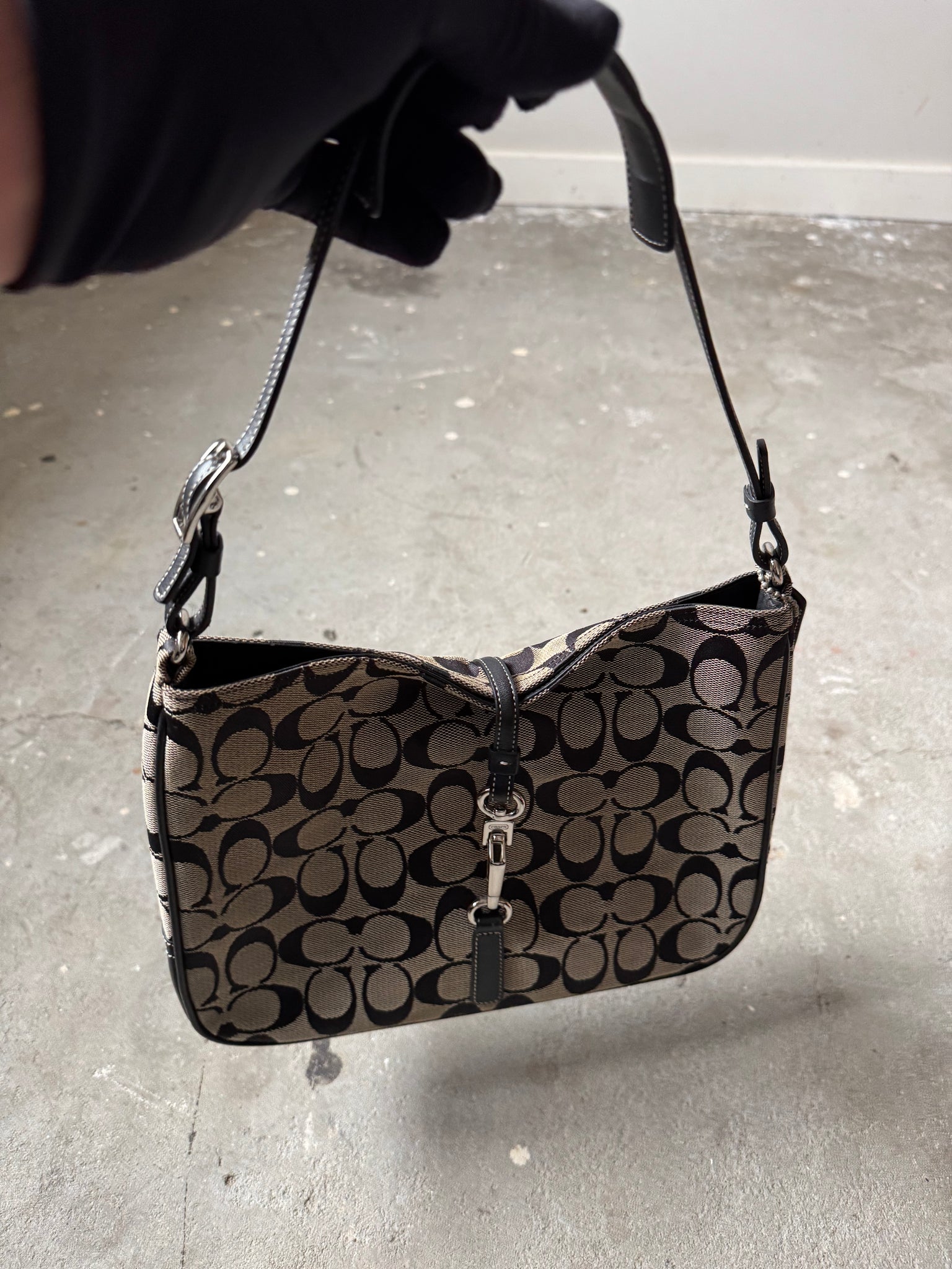 Coach Hobo Signature Clip Canvas Handbag Grey/Black