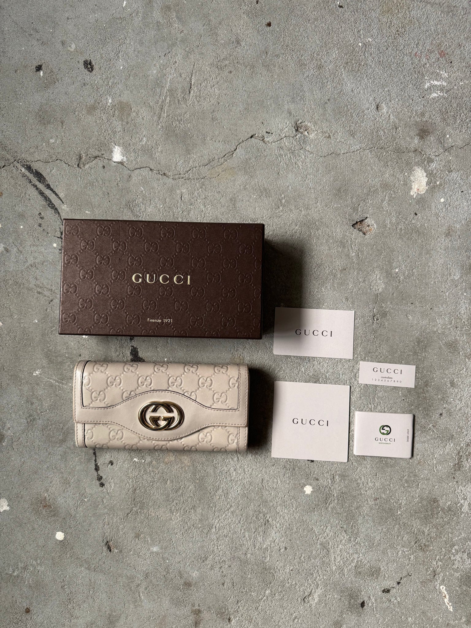 Gucci GG Guccissima Sukey Wallet Off-White