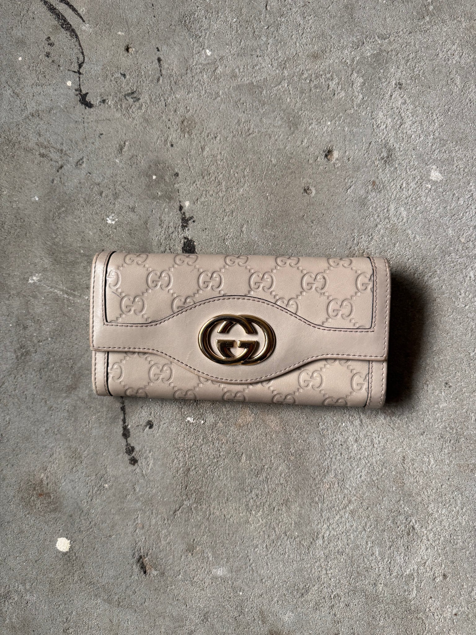 Gucci GG Guccissima Sukey Wallet Off-White