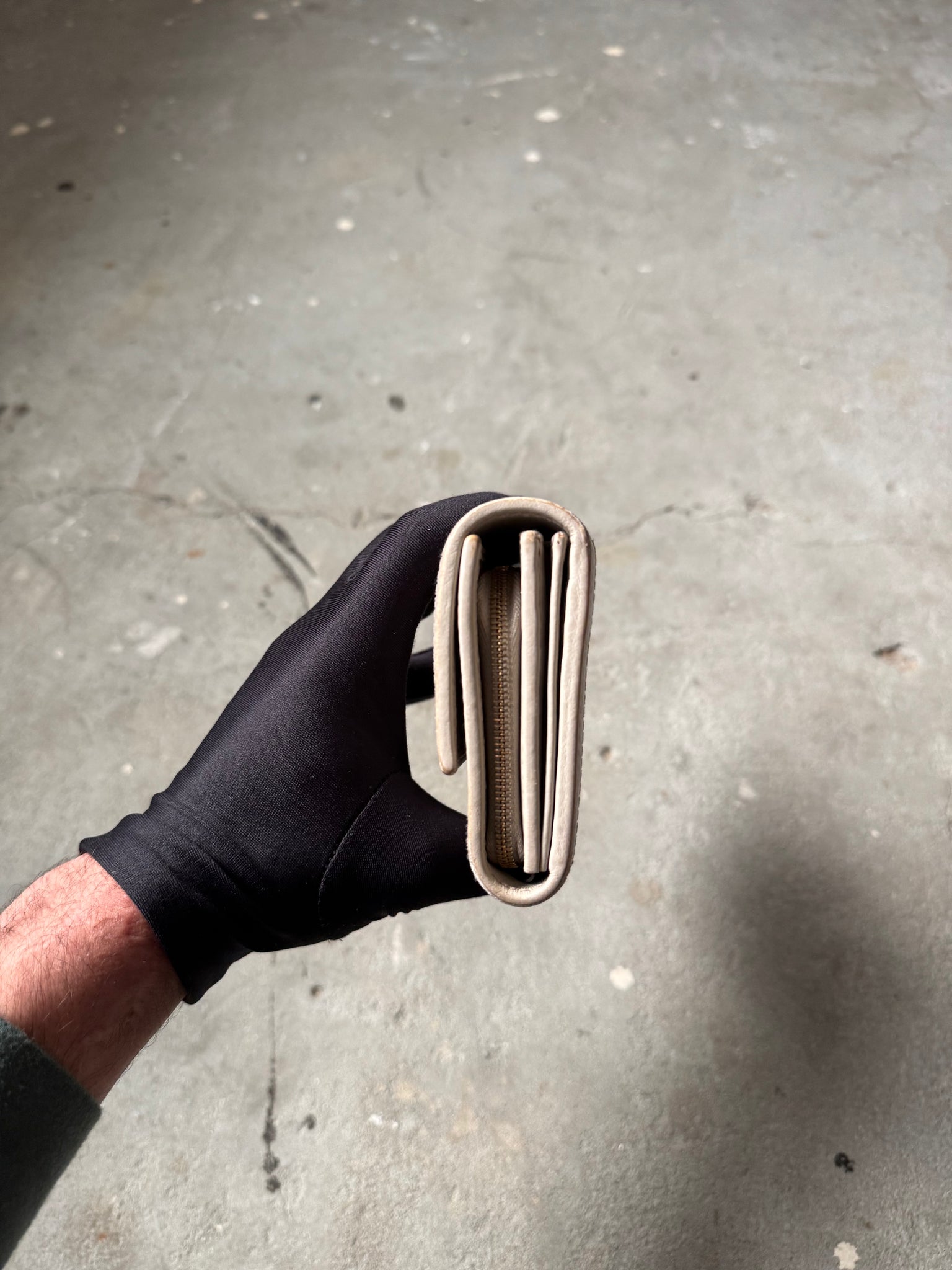 Gucci GG Guccissima Sukey Wallet Off-White