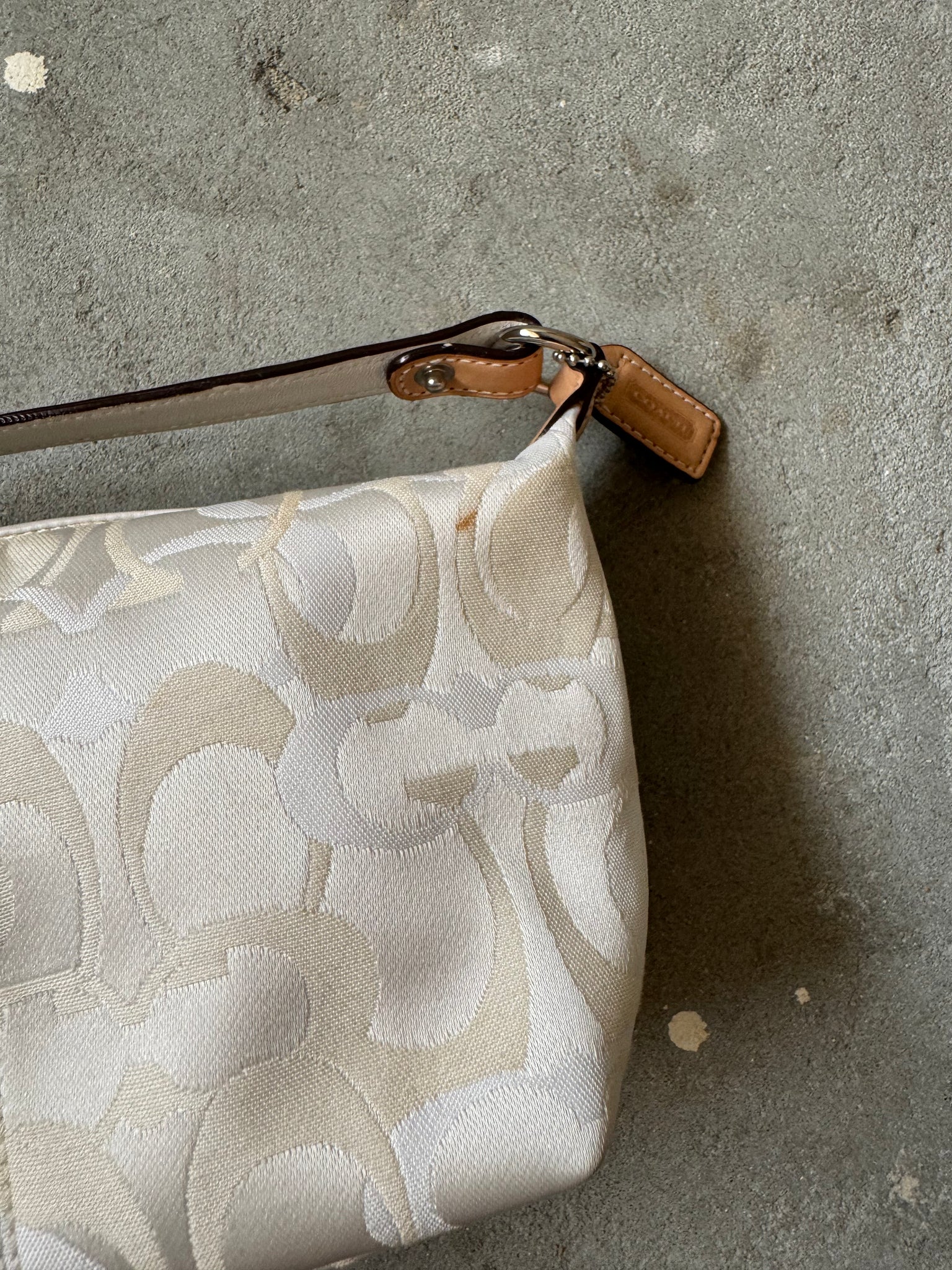 Coach Hobo Bumblebee Shoulder Bag White