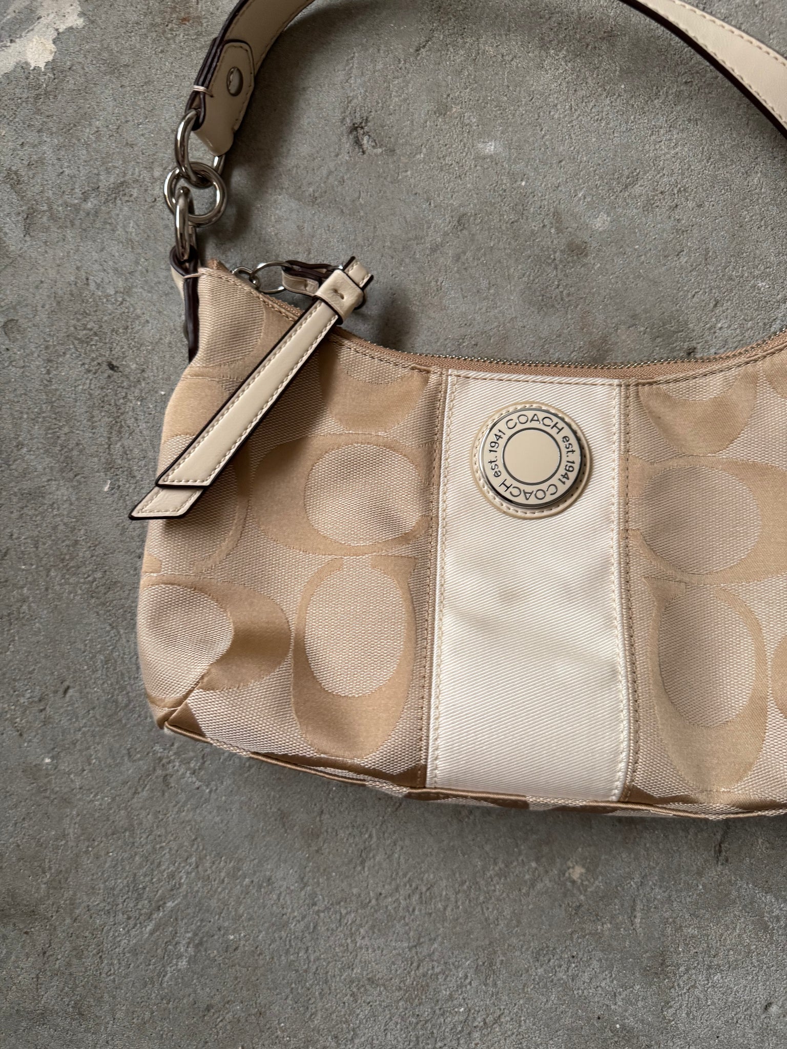 Coach 2Way Signature Stripe ShoulderBag Beige/White