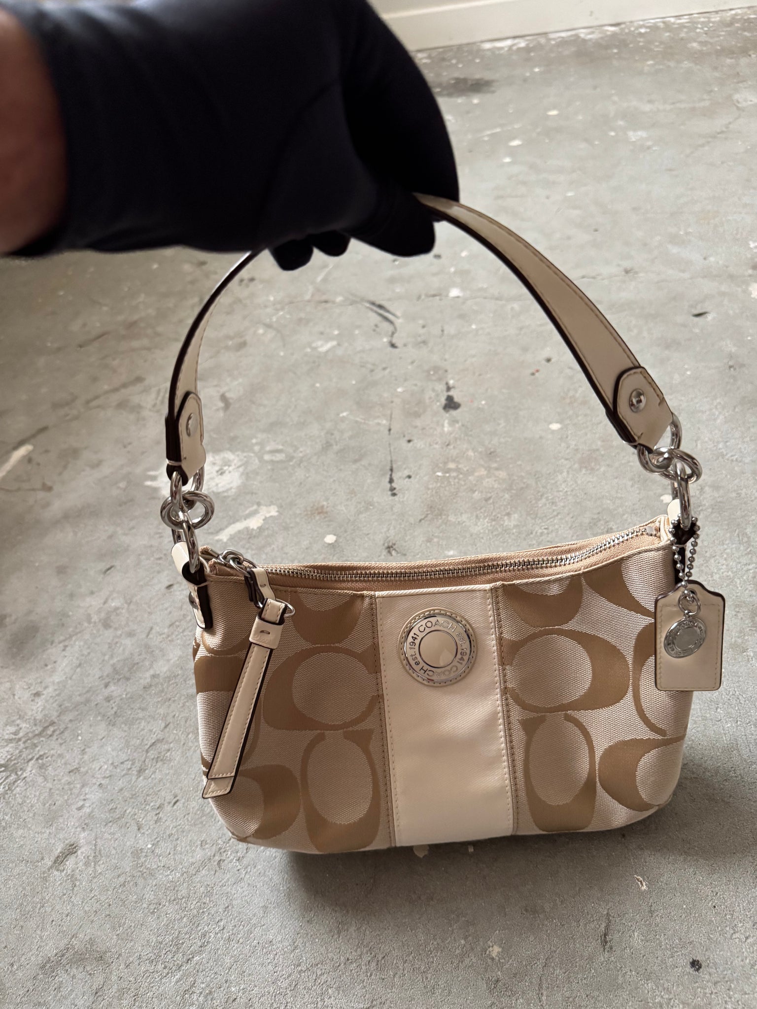 Coach 2Way Signature Stripe ShoulderBag Beige/White