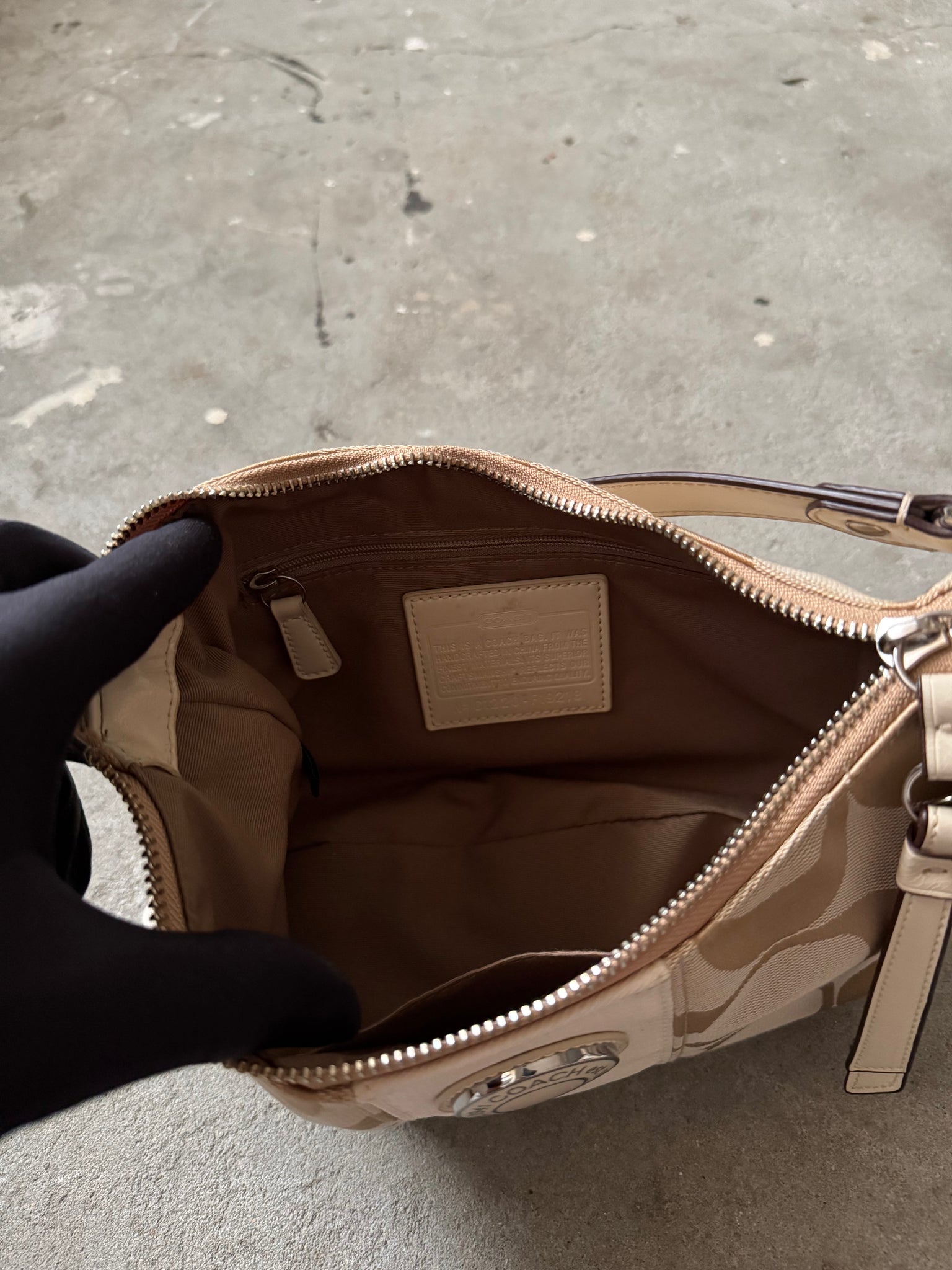 Coach 2Way Signature Stripe ShoulderBag Beige/White