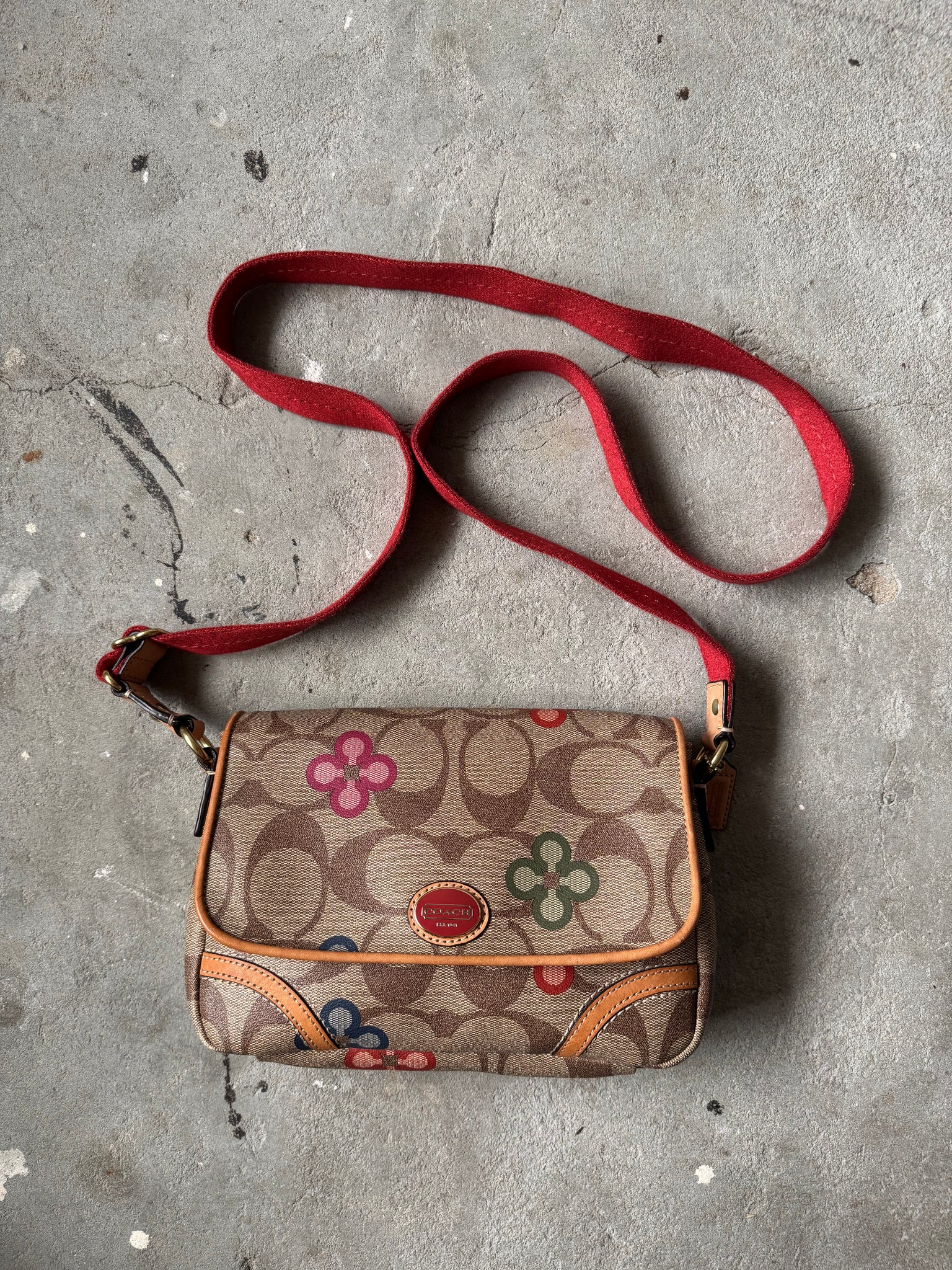 Coach Signature Peyton Flower Crossbody Bag Beige/Red