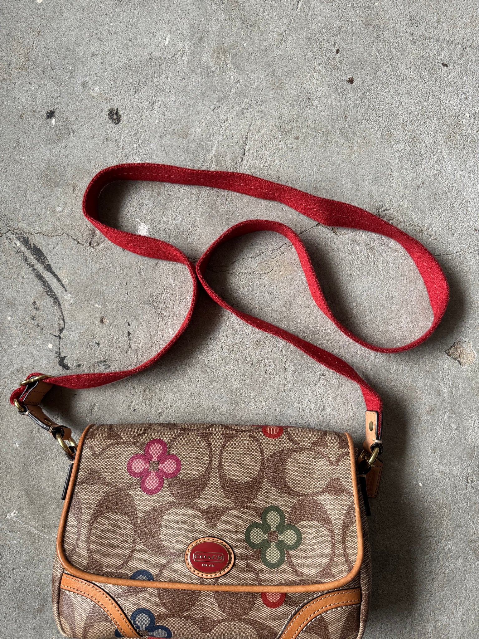 Coach Signature Peyton Flower Crossbody Bag Beige/Red