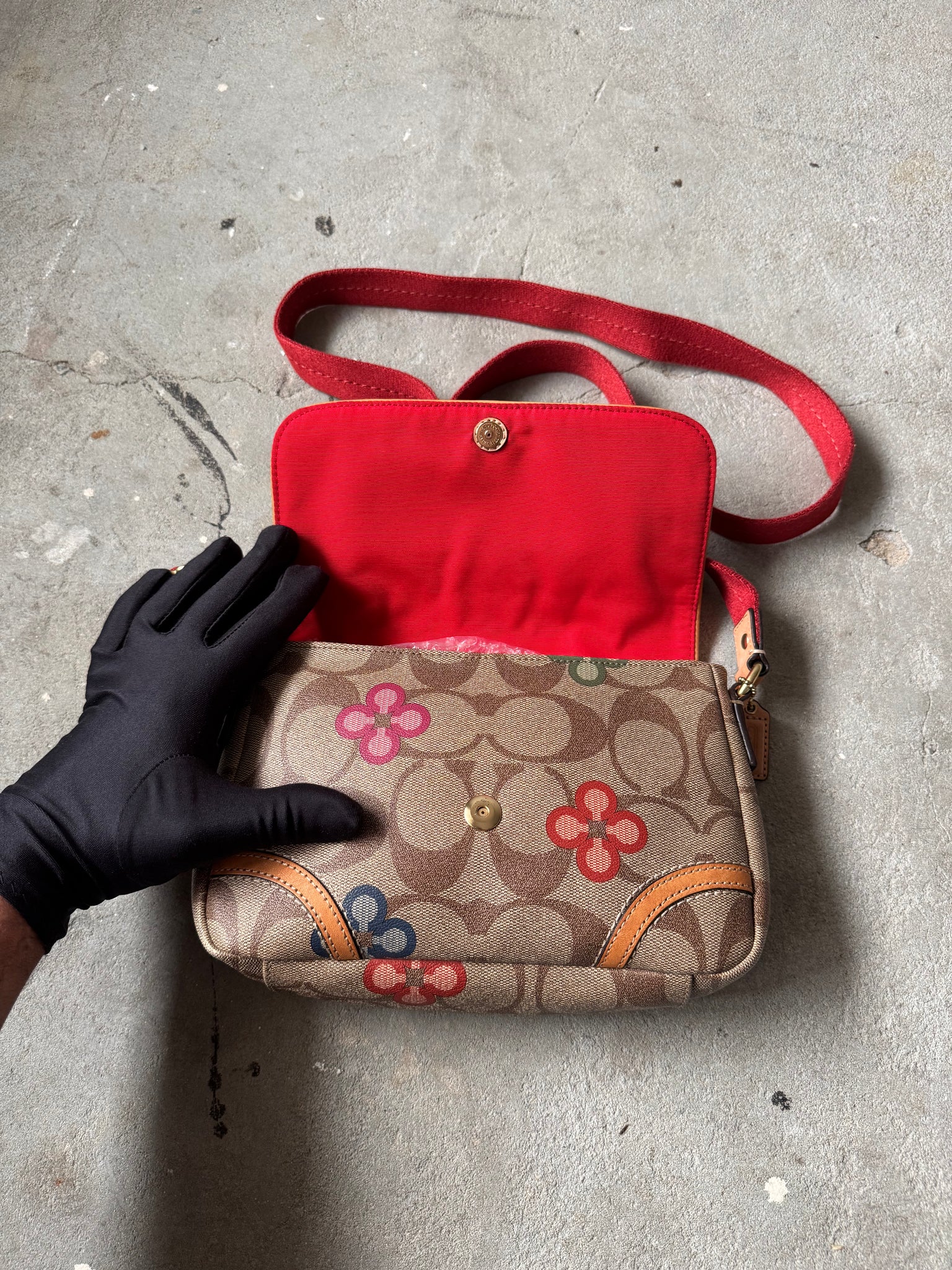 Coach Signature Peyton Flower Crossbody Bag Beige/Red