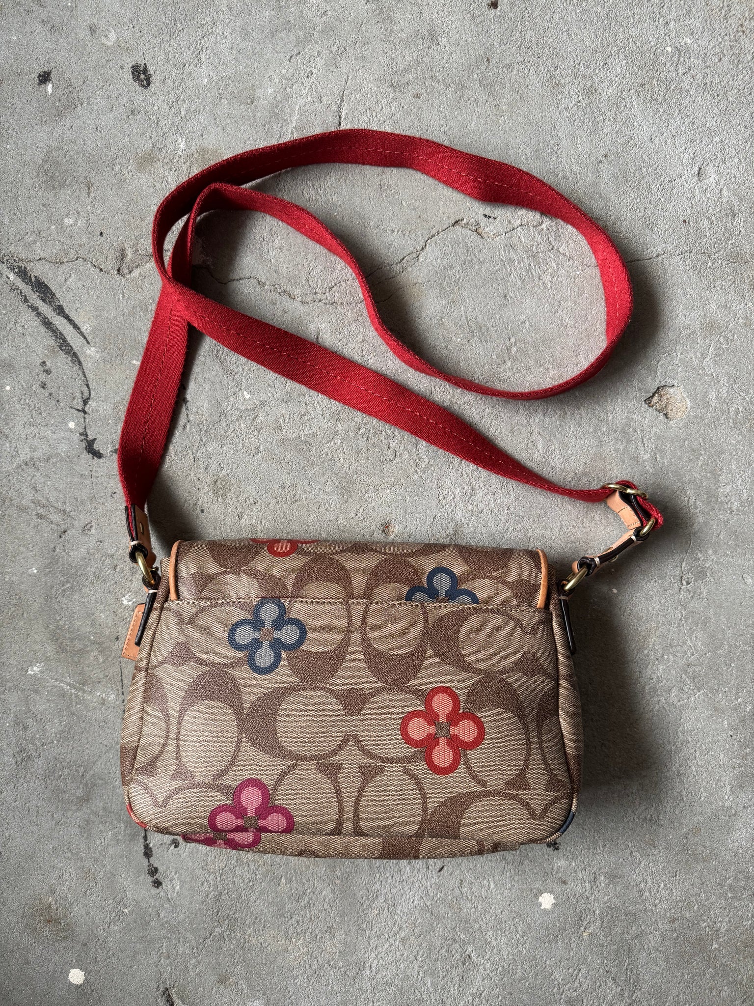 Coach Signature Peyton Flower Crossbody Bag Beige/Red