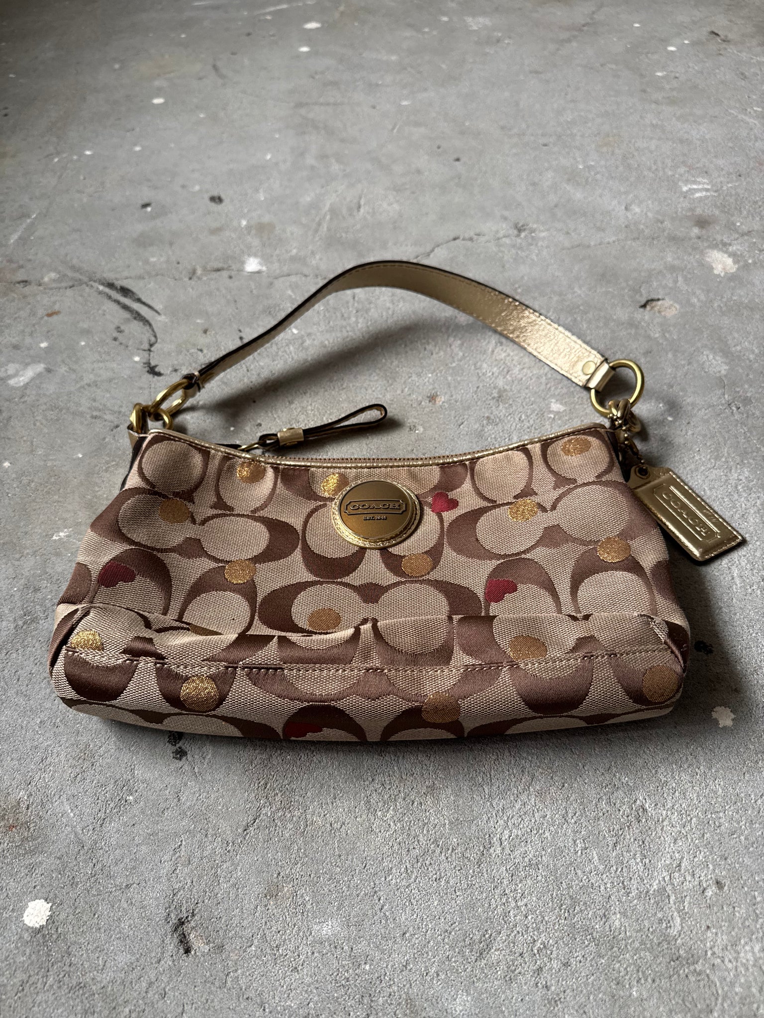 Coach Signature Heart Shoulder Bag Beige/Gold