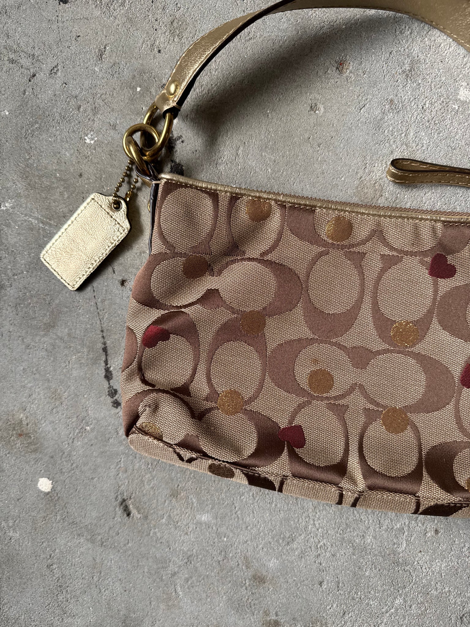 Coach Signature Heart Shoulder Bag Beige/Gold