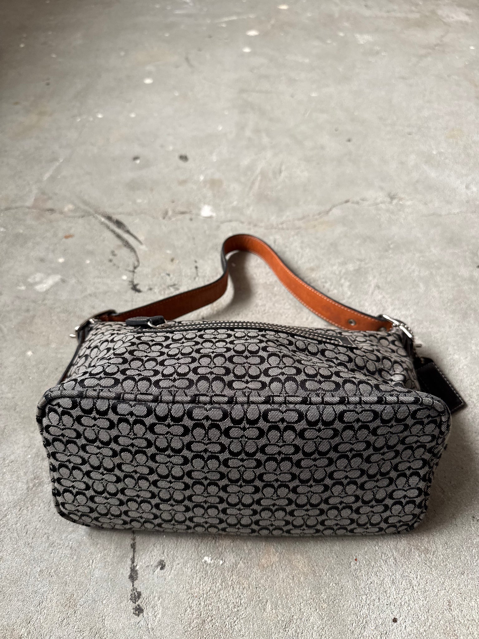 Coach Signature Sufflette Shoulder Bag Grey/Black
