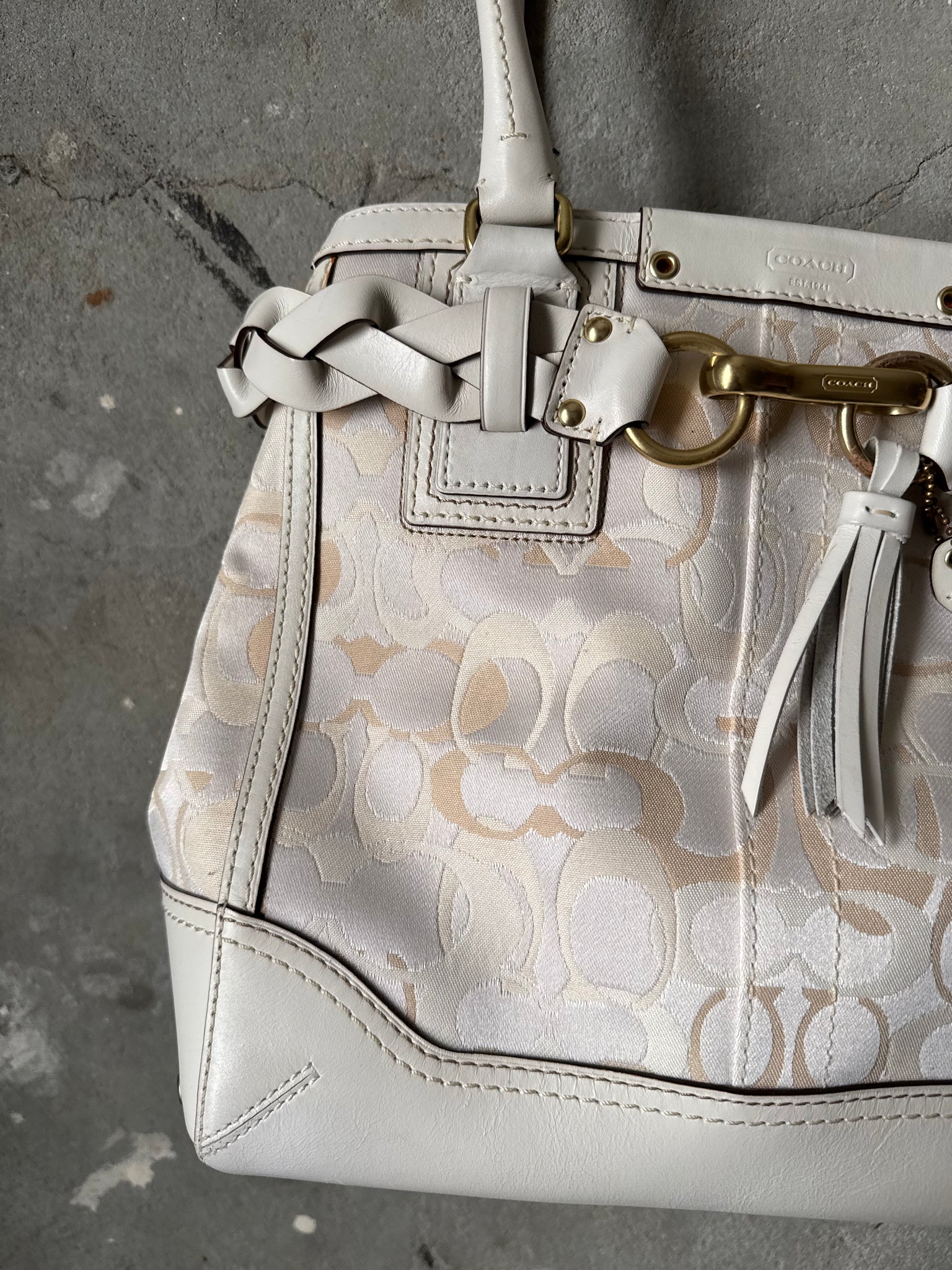 Coach Signature Hampton Clip Shoulder Bag White