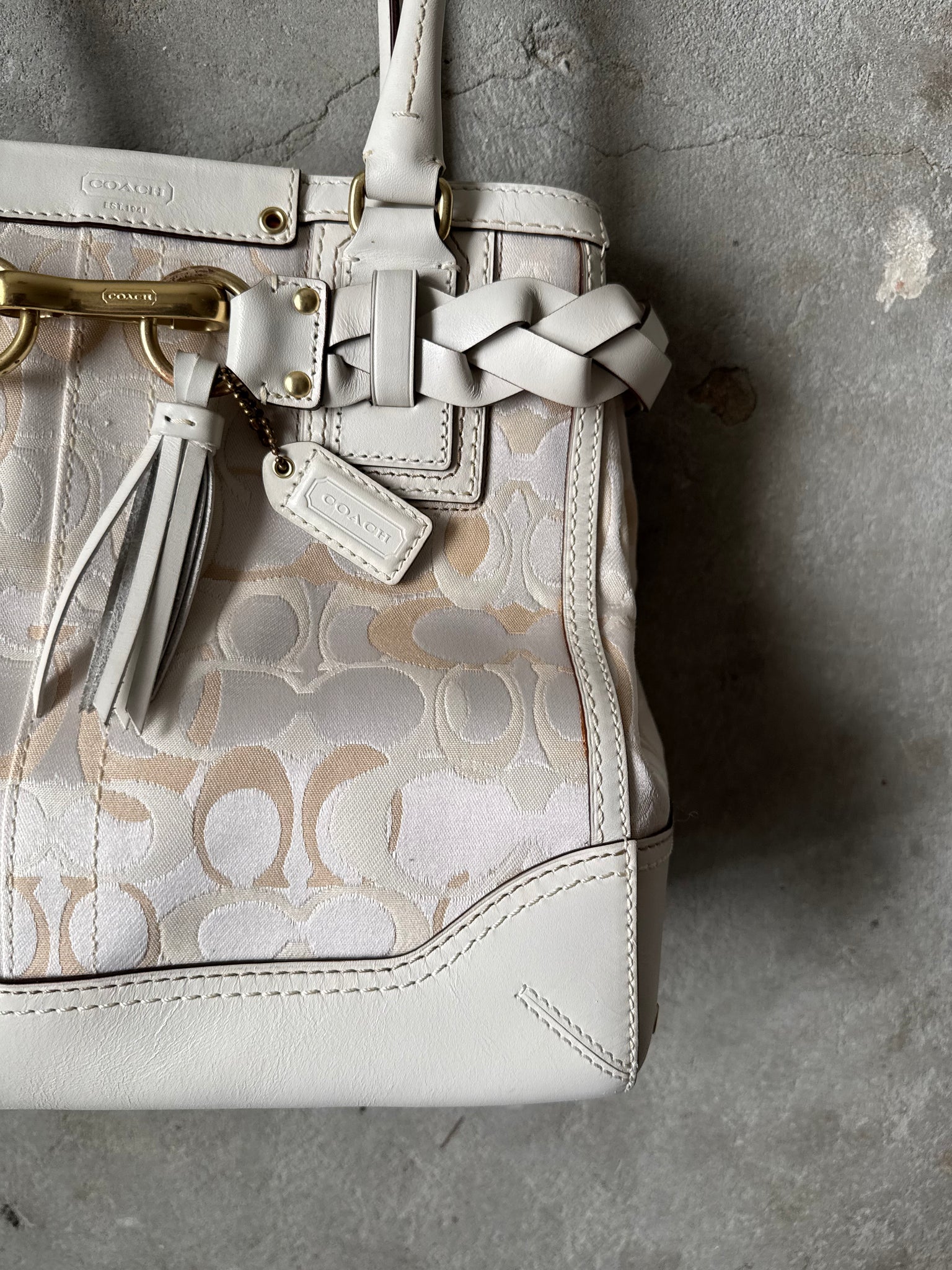 Coach Signature Hampton Clip Shoulder Bag White