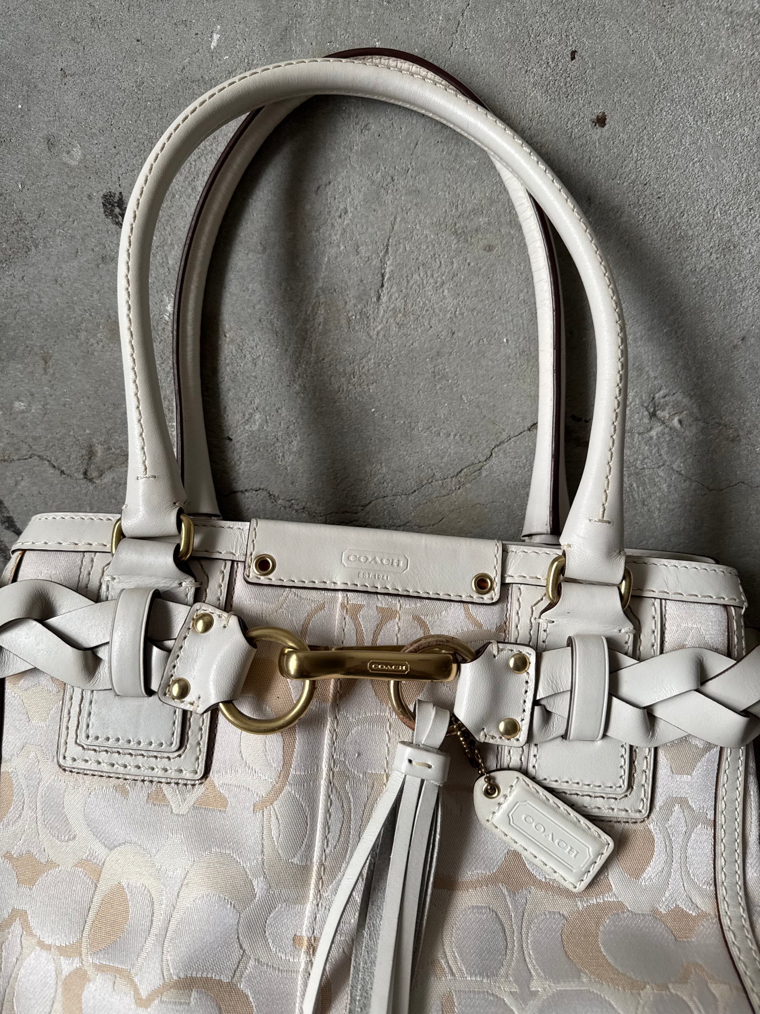 Coach Signature Hampton Clip Shoulder Bag White