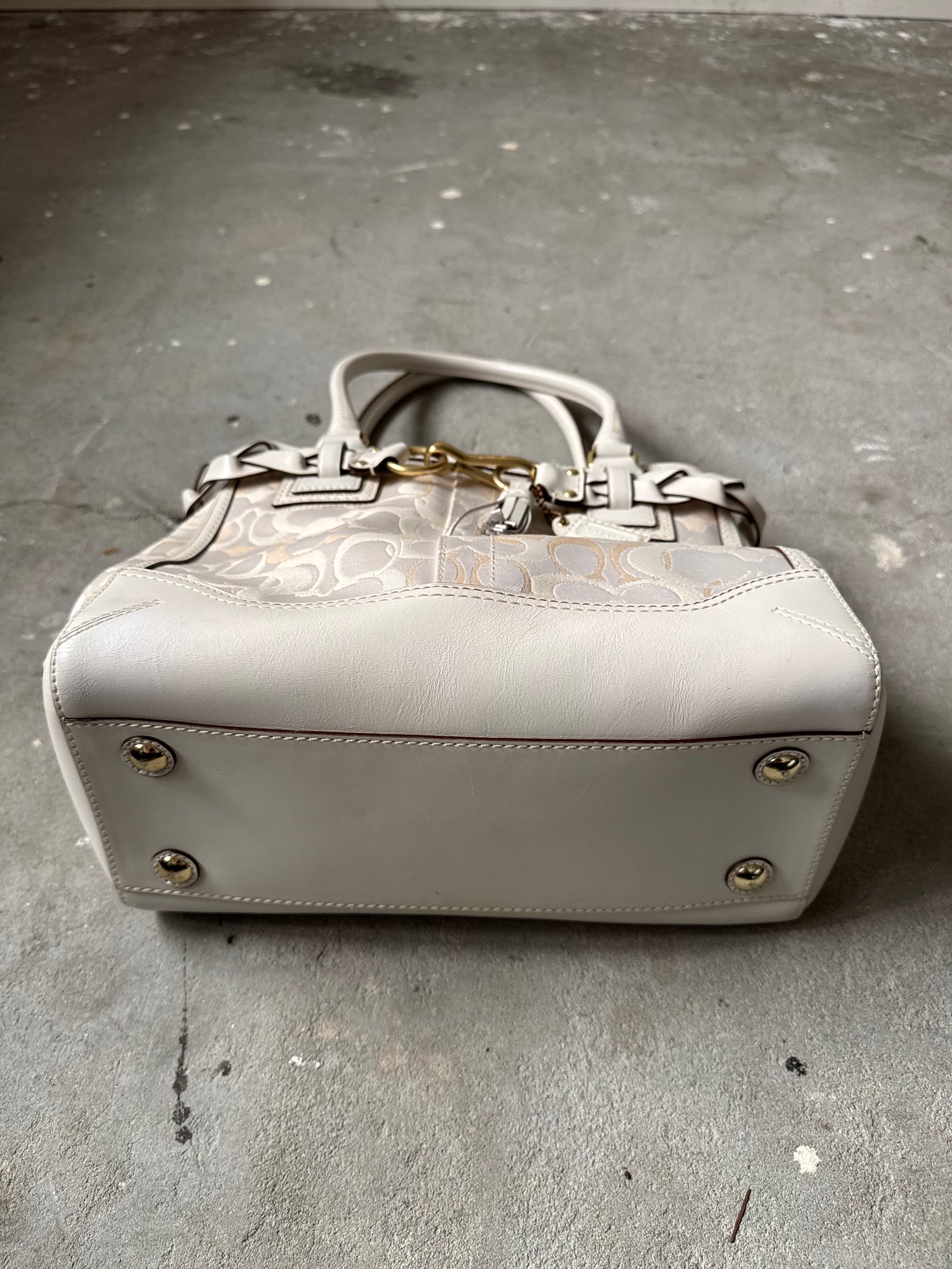 Coach Signature Hampton Clip Shoulder Bag White
