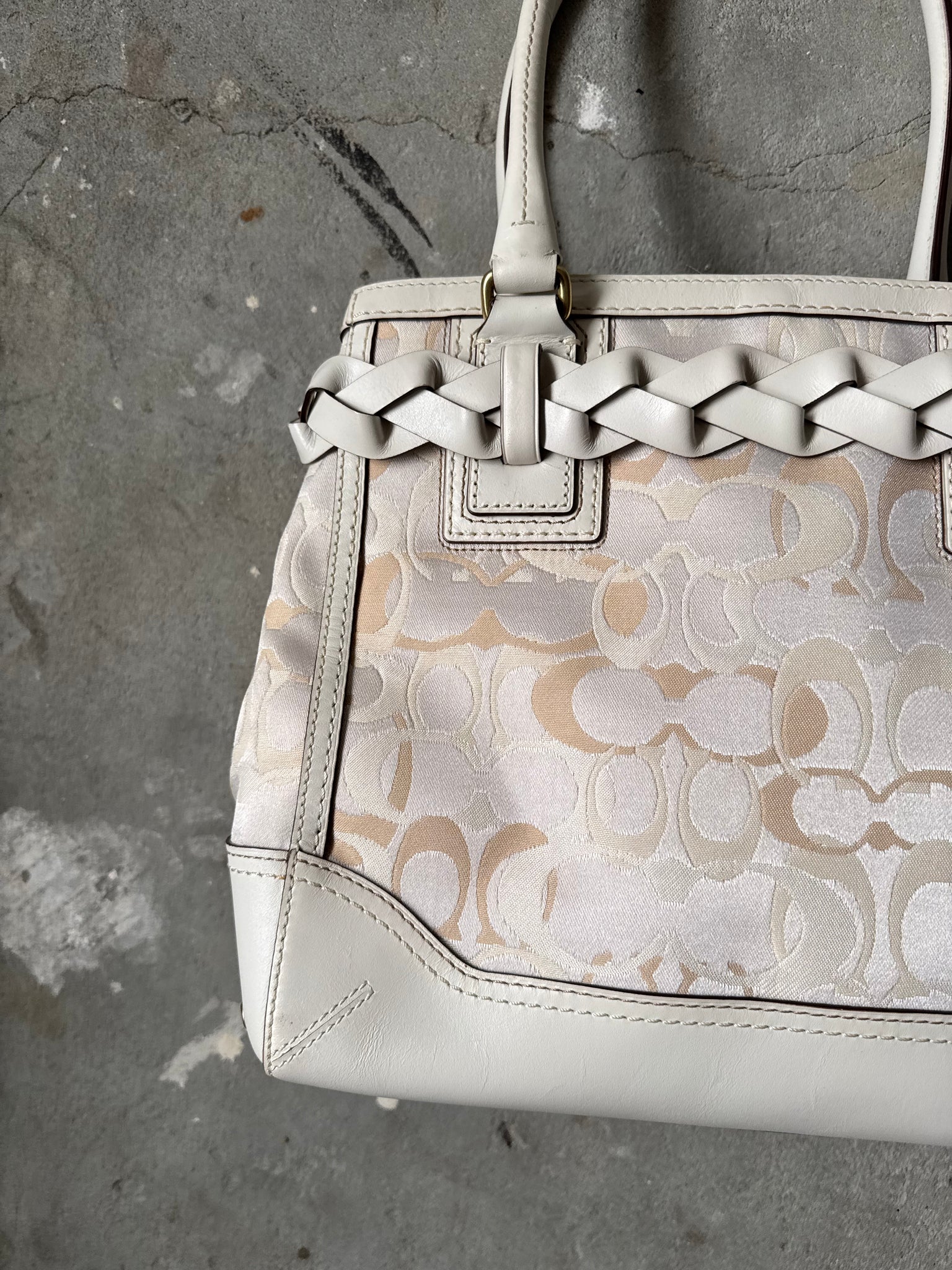 Coach Signature Hampton Clip Shoulder Bag White