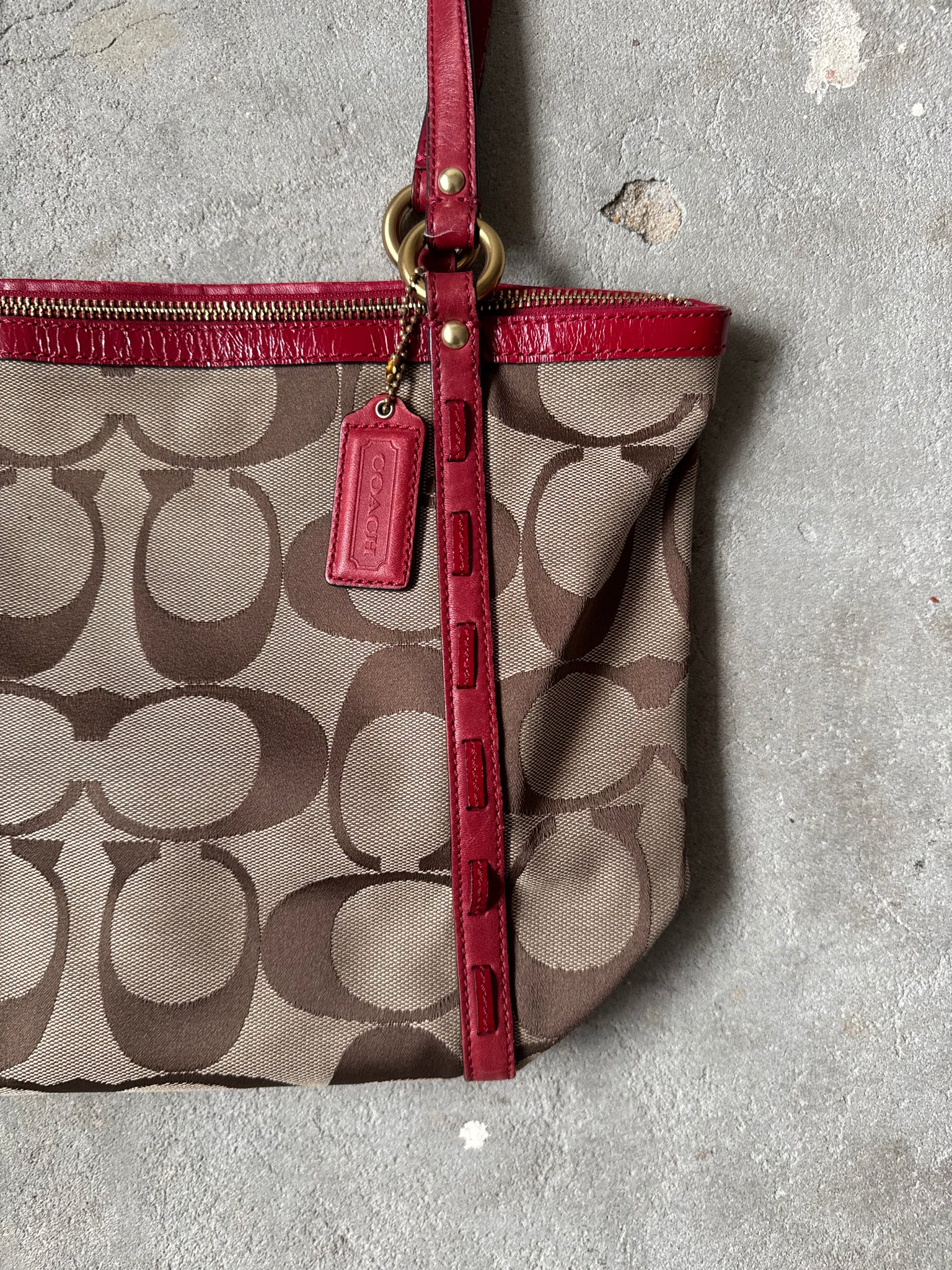 Coach Signature Shoulder Bag Beige/Red