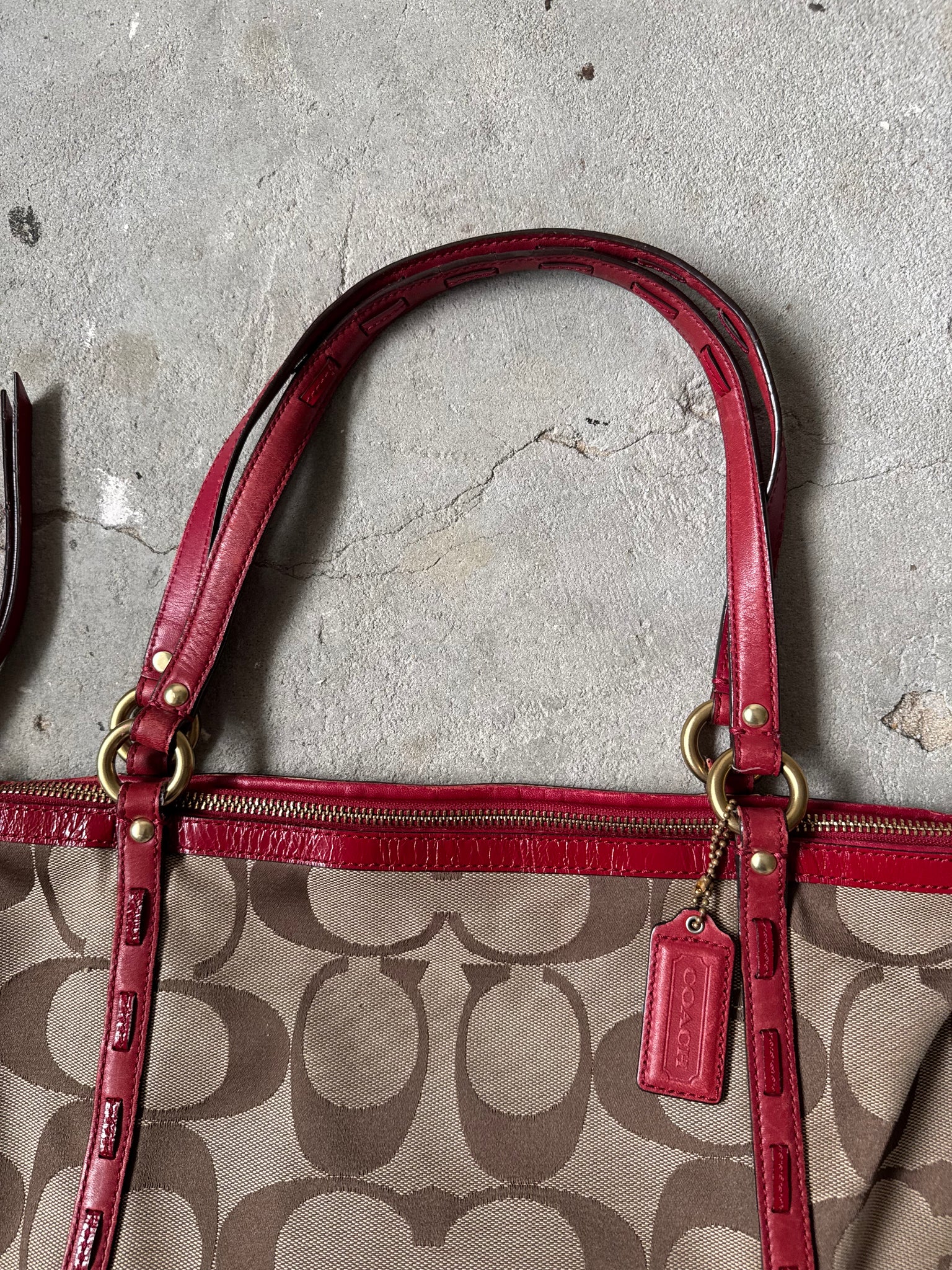 Coach Signature Shoulder Bag Beige/Red