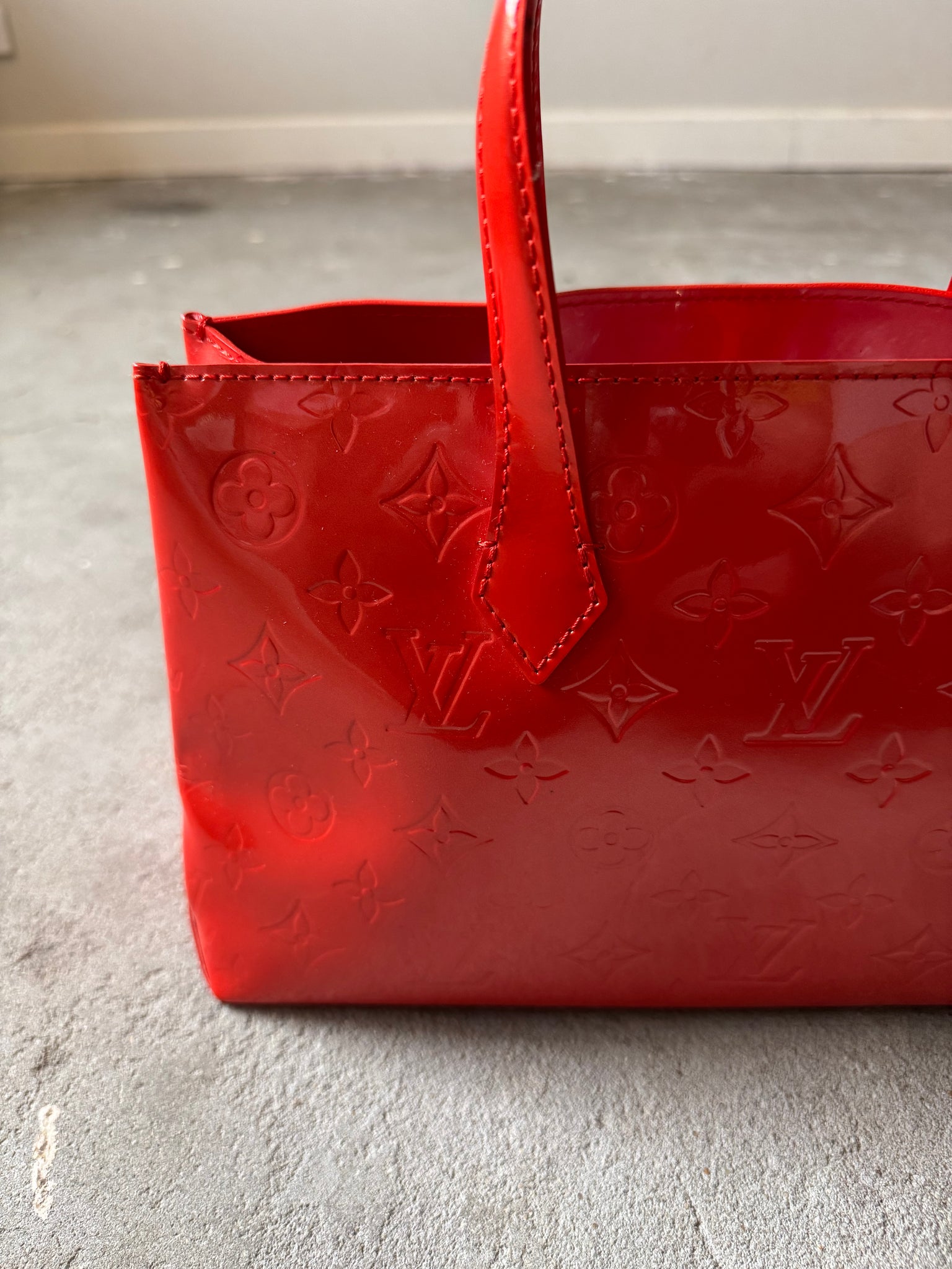 Louis Vuitton Monogram Wilshire PM Vernis Shoulder Bag Red