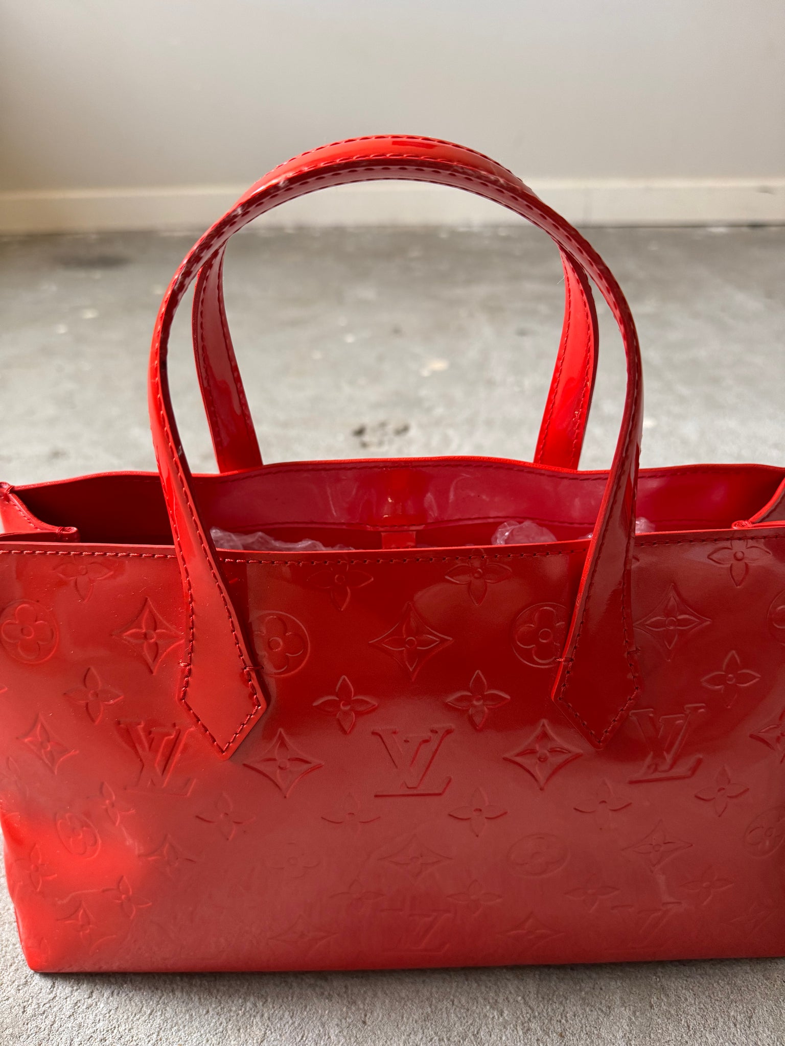 Louis Vuitton Monogram Wilshire PM Vernis Shoulder Bag Red