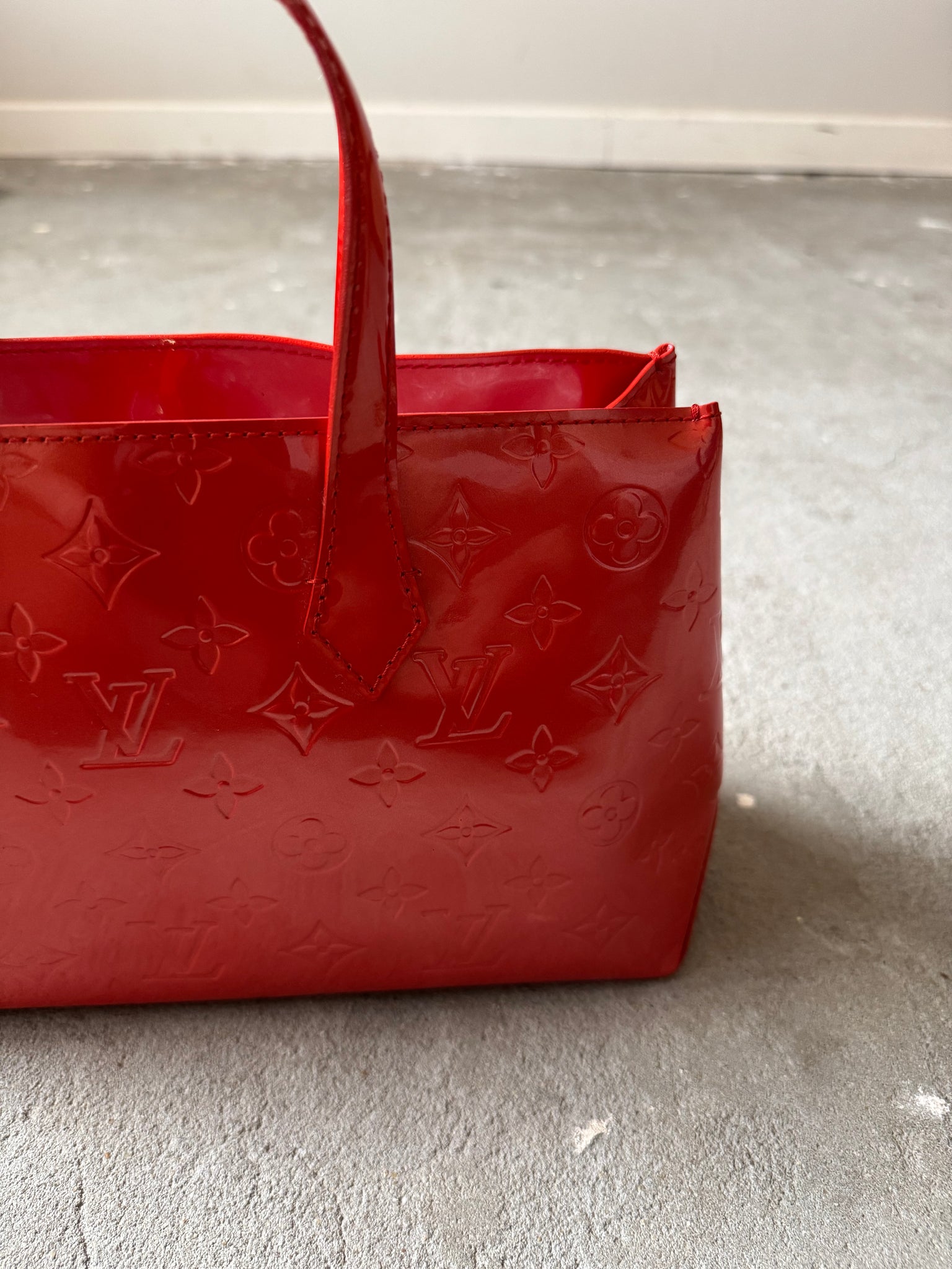 Louis Vuitton Monogram Wilshire PM Vernis Shoulder Bag Red
