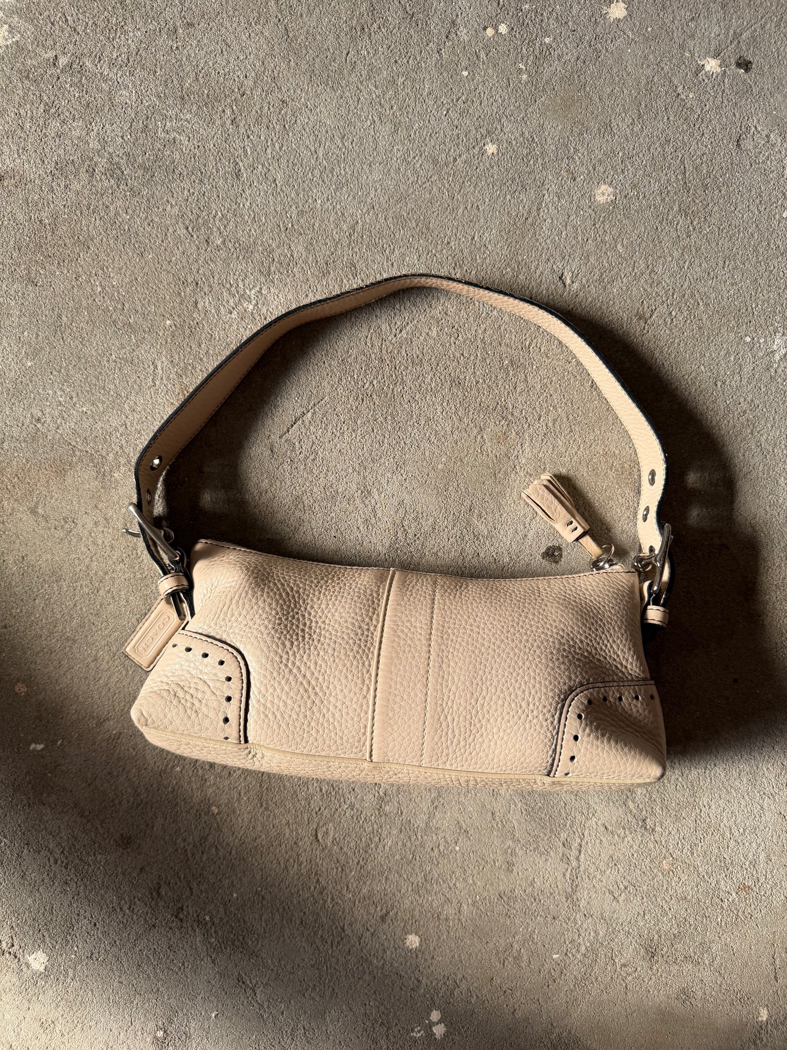 Coach Signature Hampton Baguette Leather Shoulder Bag Cream 