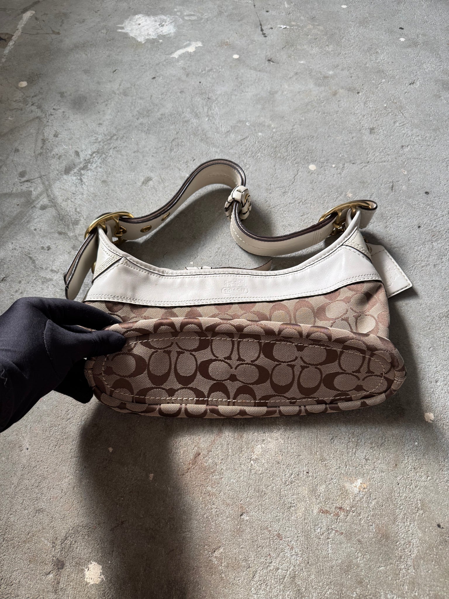Coach 2Way Signature Shoulder Bag Beige/White