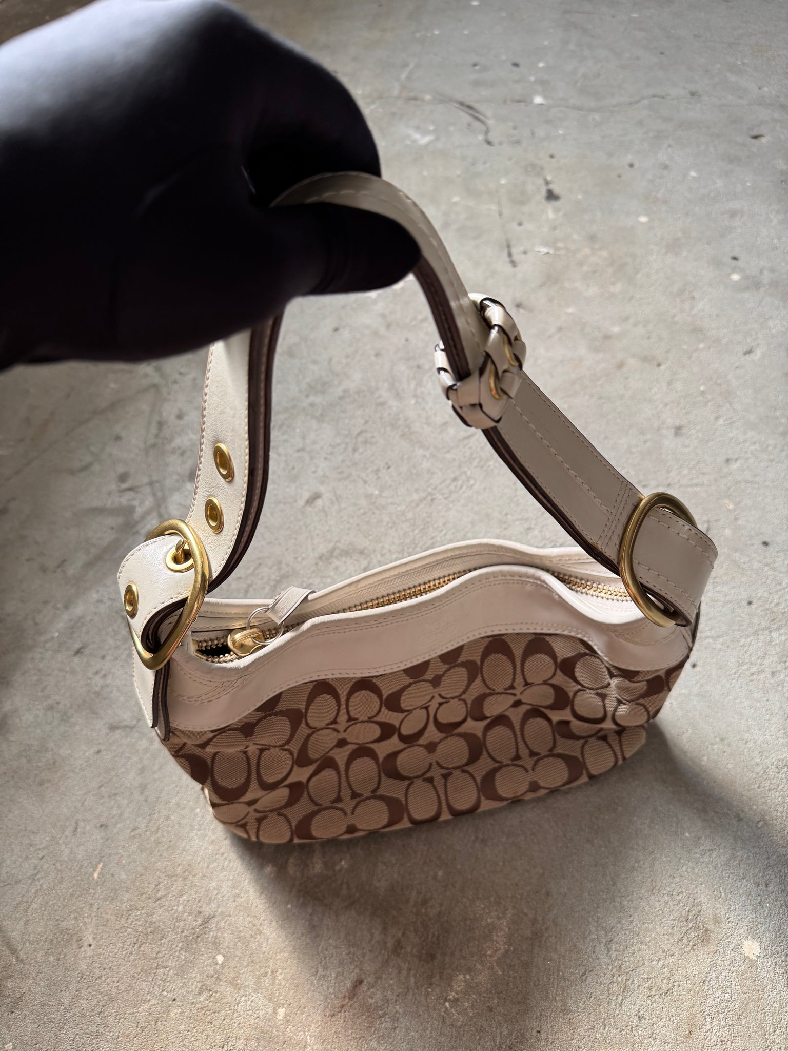 Coach 2Way Signature Shoulder Bag Beige/White
