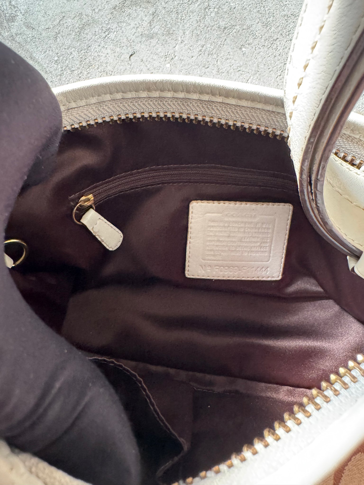Coach 2Way Signature Shoulder Bag Beige/White