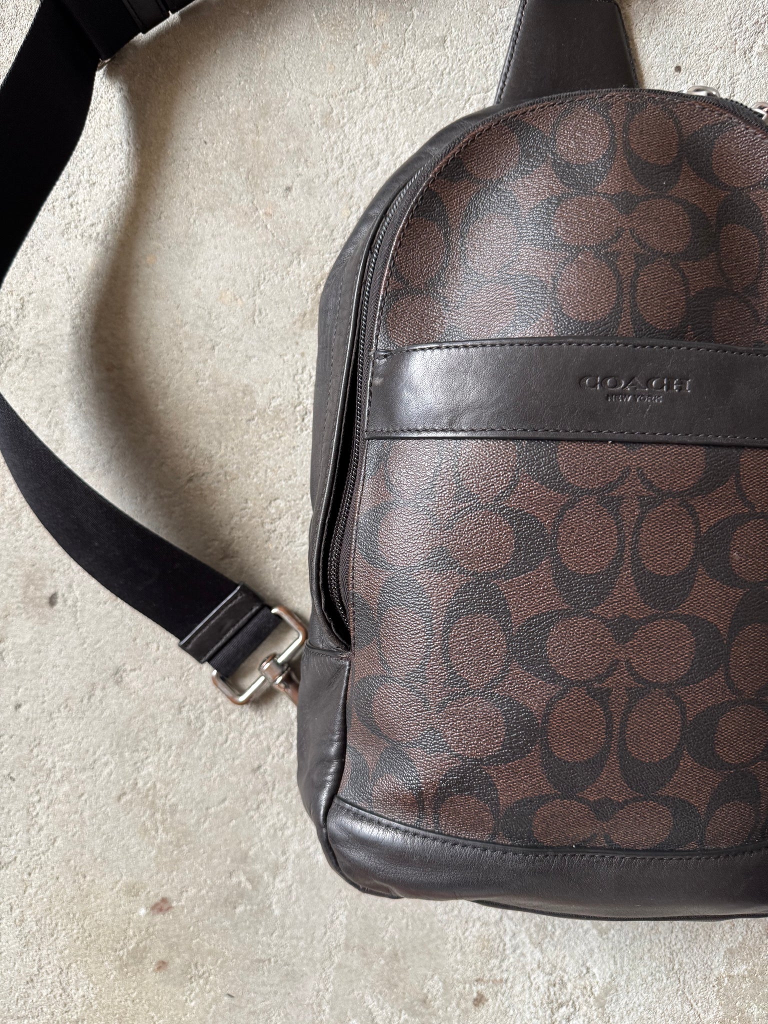 Coach Signature Charles Sling Bag Black/Brown