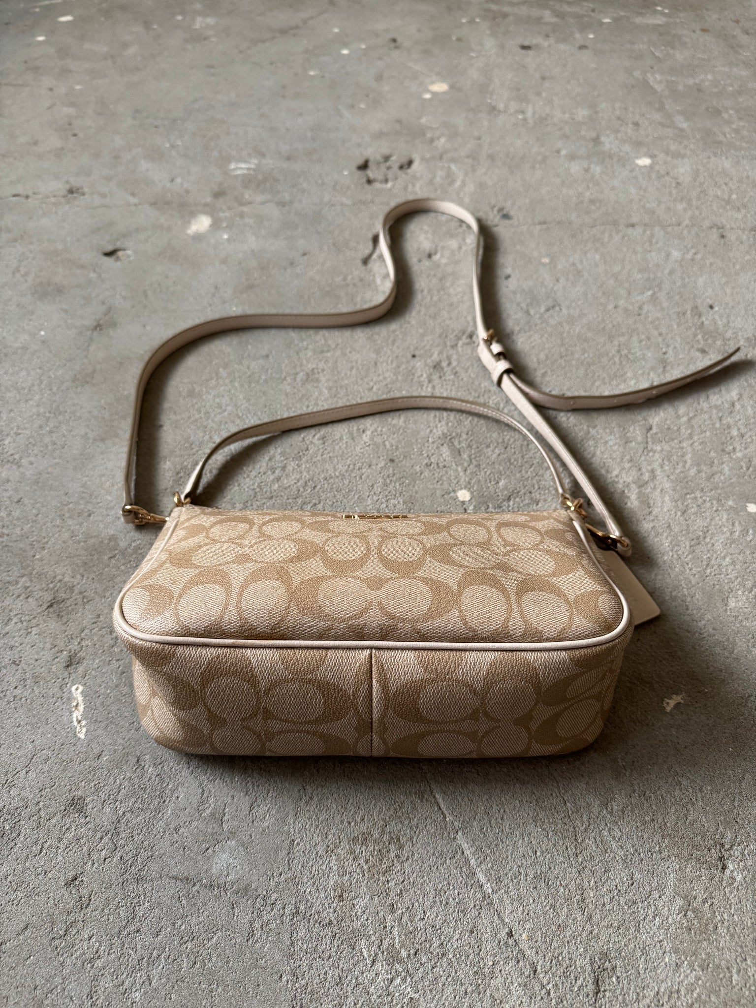 Coach 2Way Signature Nolita 19 Shoulder Bag Beige/White