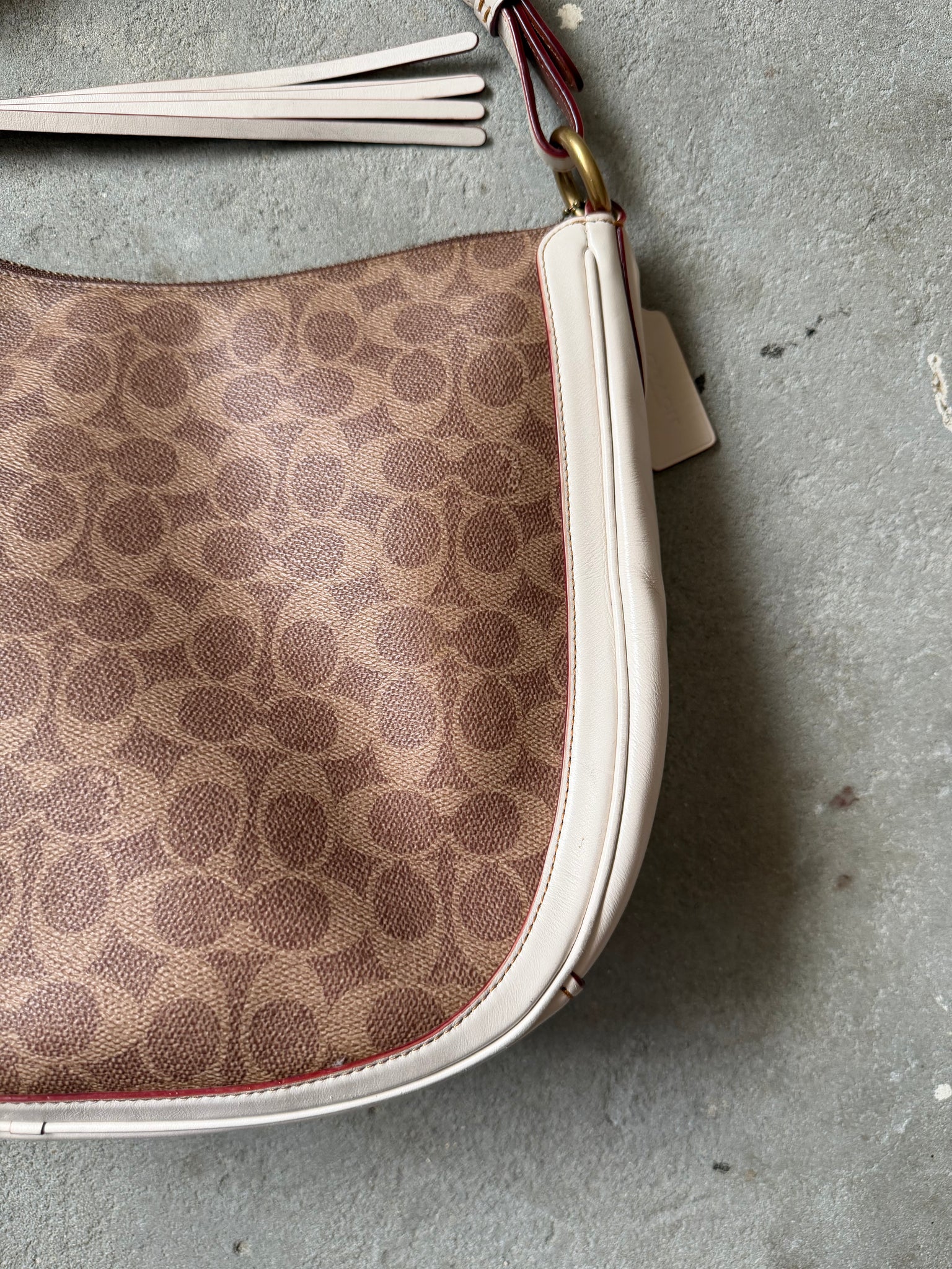 Coach Signature Sutton Hobo Shoulder Bag Beige/White