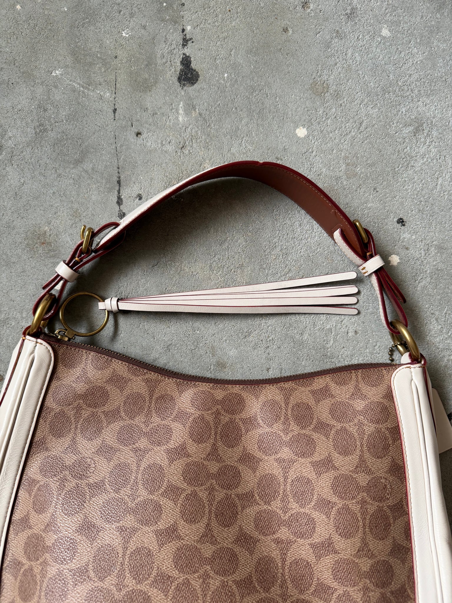 Coach Signature Sutton Hobo Shoulder Bag Beige/White