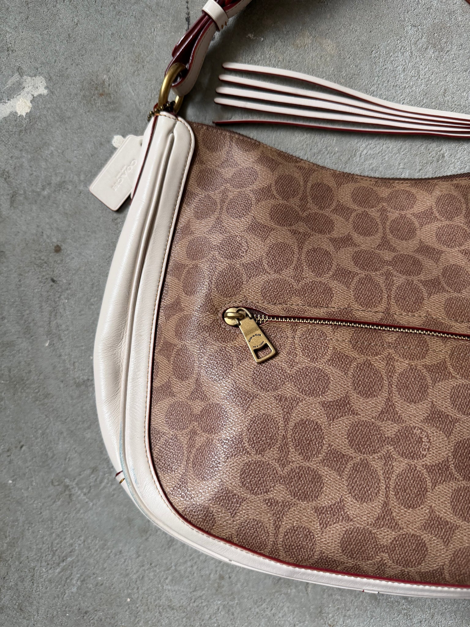 Coach Signature Sutton Hobo Shoulder Bag Beige/White