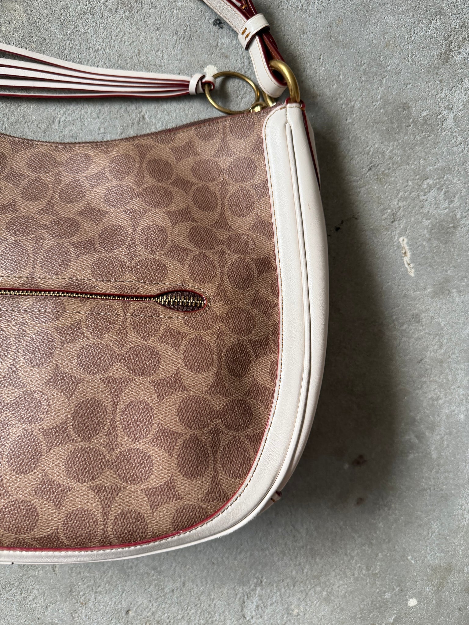 Coach Signature Sutton Hobo Shoulder Bag Beige/White