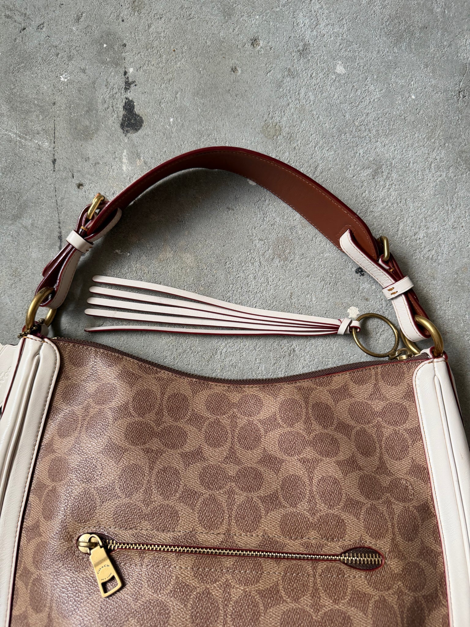 Coach Signature Sutton Hobo Shoulder Bag Beige/White