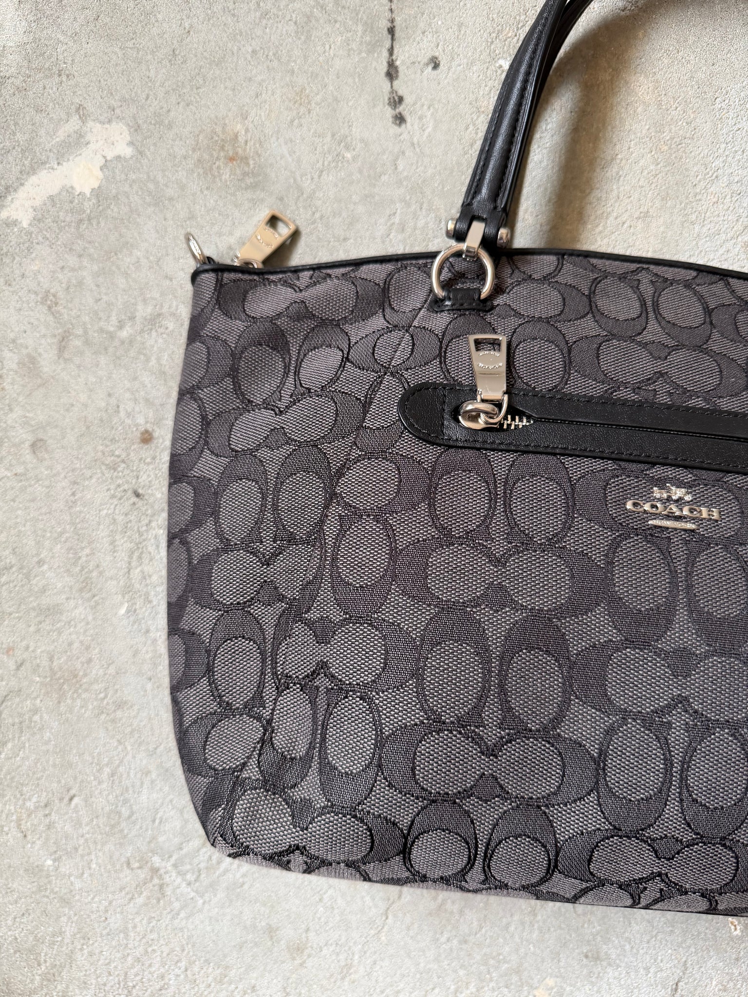 Coach Signature Shoulder Bag Black