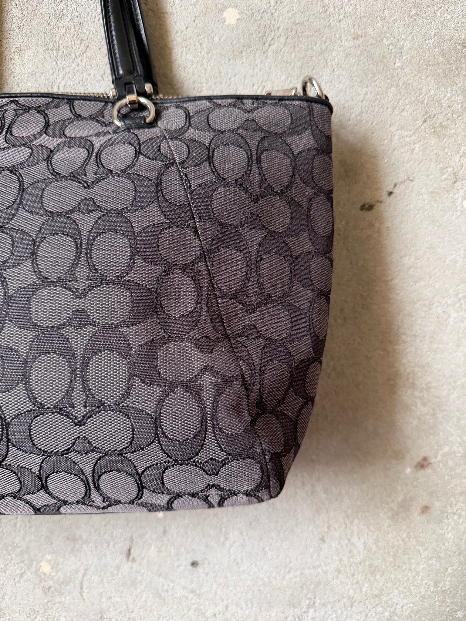 Coach Signature Shoulder Bag Black