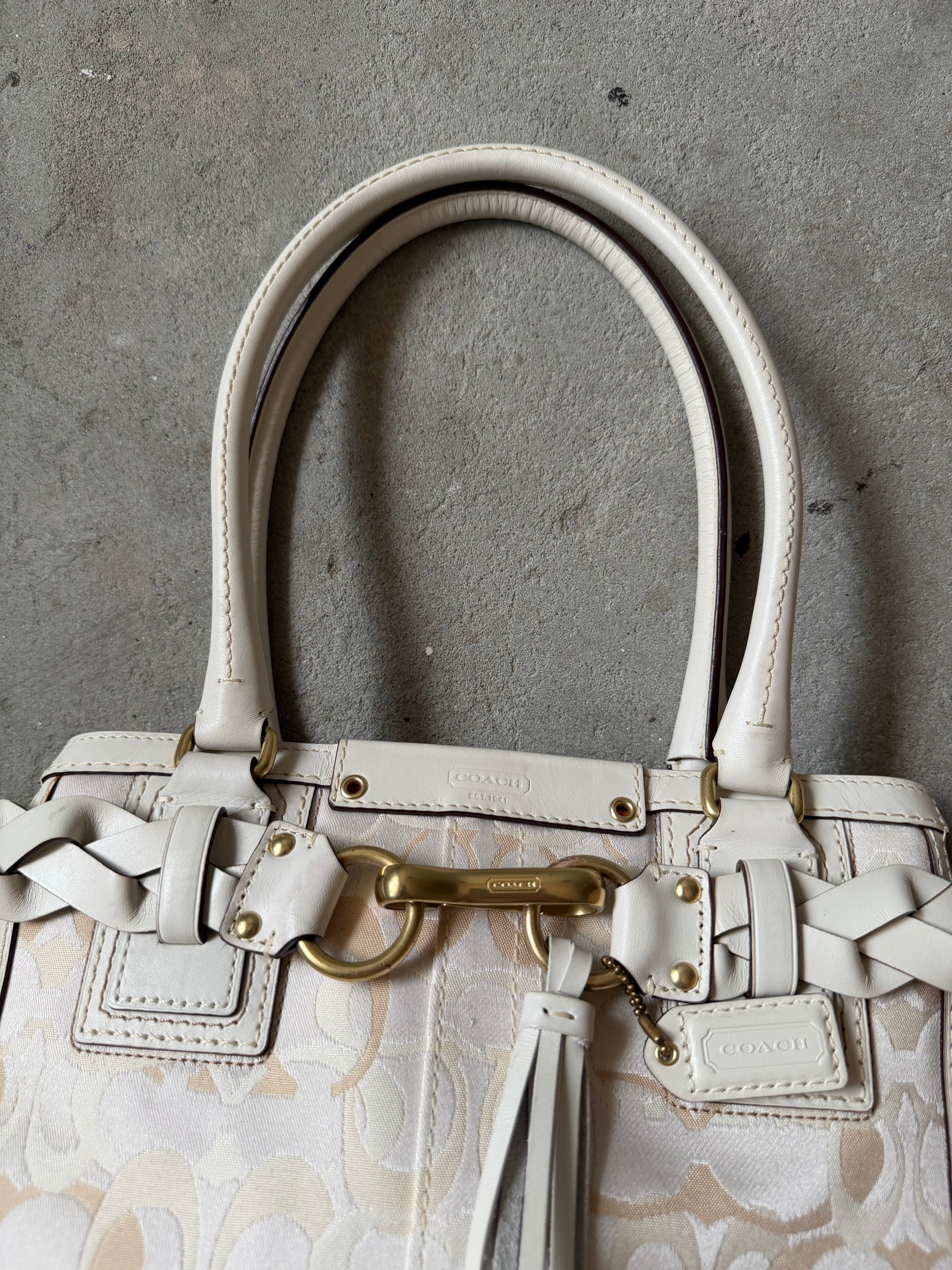 Coach Signature Hampton Clip Shoulder Bag White – Curated by Charbel