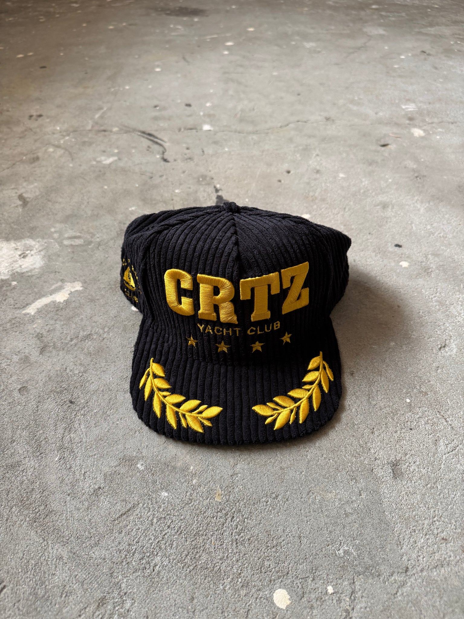 Corteiz Soho Yacht Club Cap Black/Gold