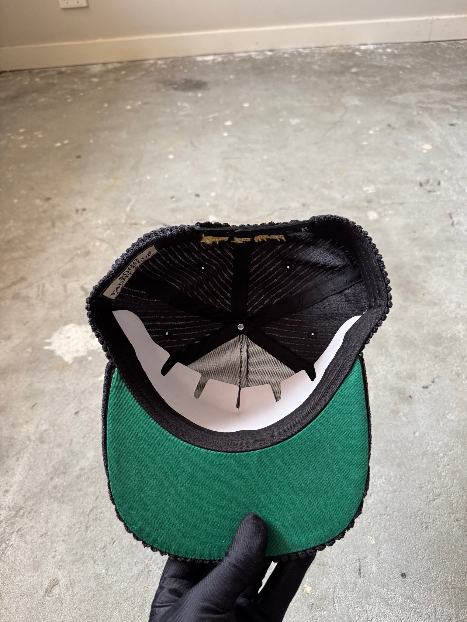 Corteiz Soho Yacht Club Cap Black/Gold