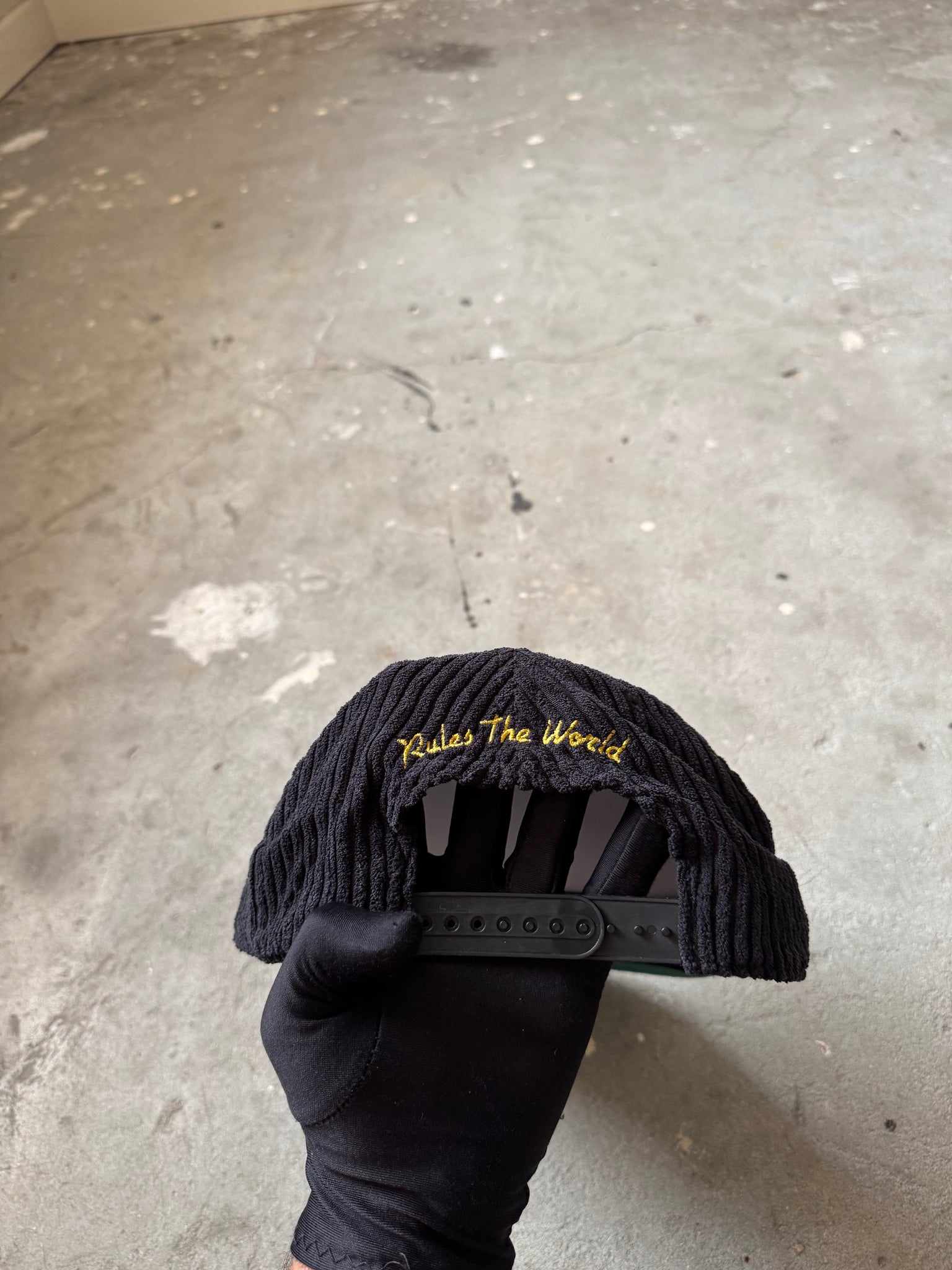 Corteiz Soho Yacht Club Cap Black/Gold