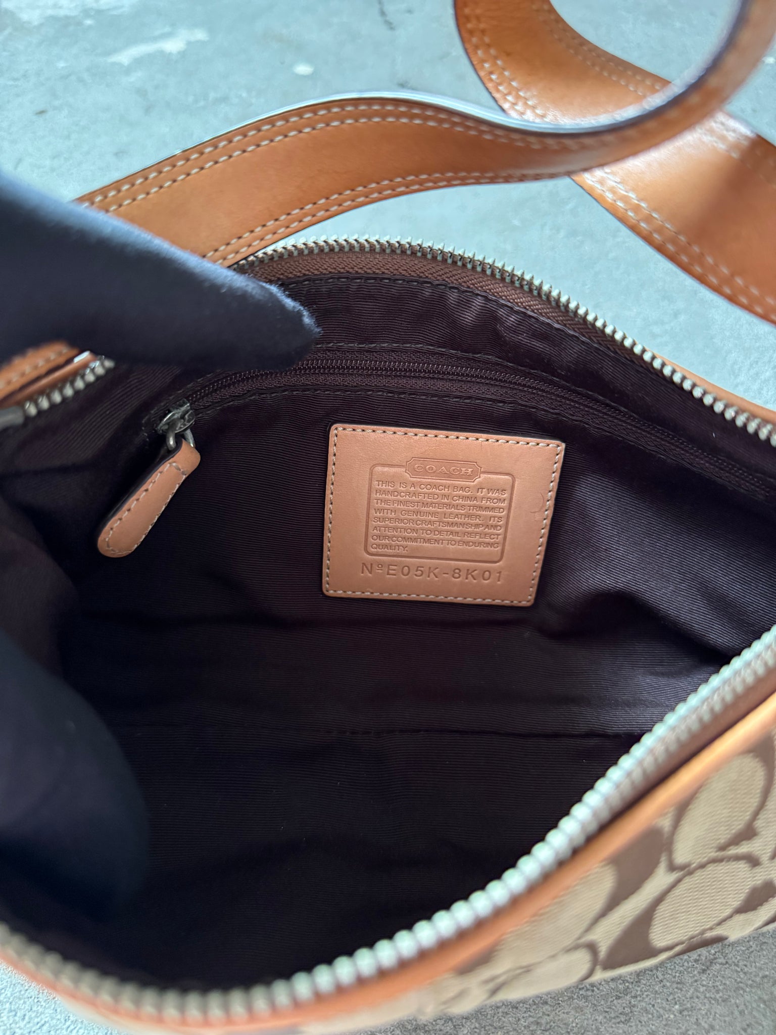 Coach Signature Hampton Baguette ShoulderBag Beige