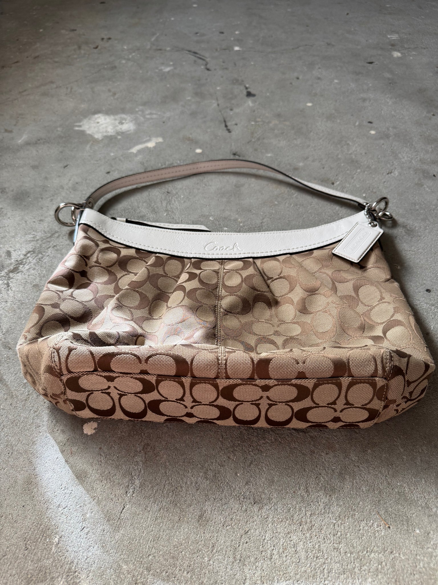 Coach Signature Shoulder Bag Beige/White