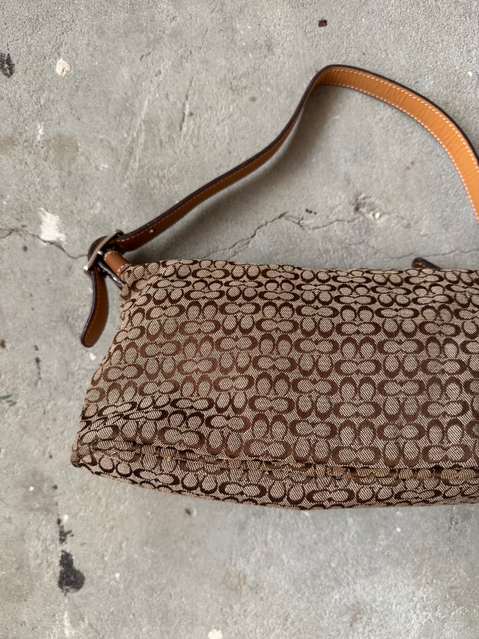 Coach Signature Shoulder Bag Beige/Brown
